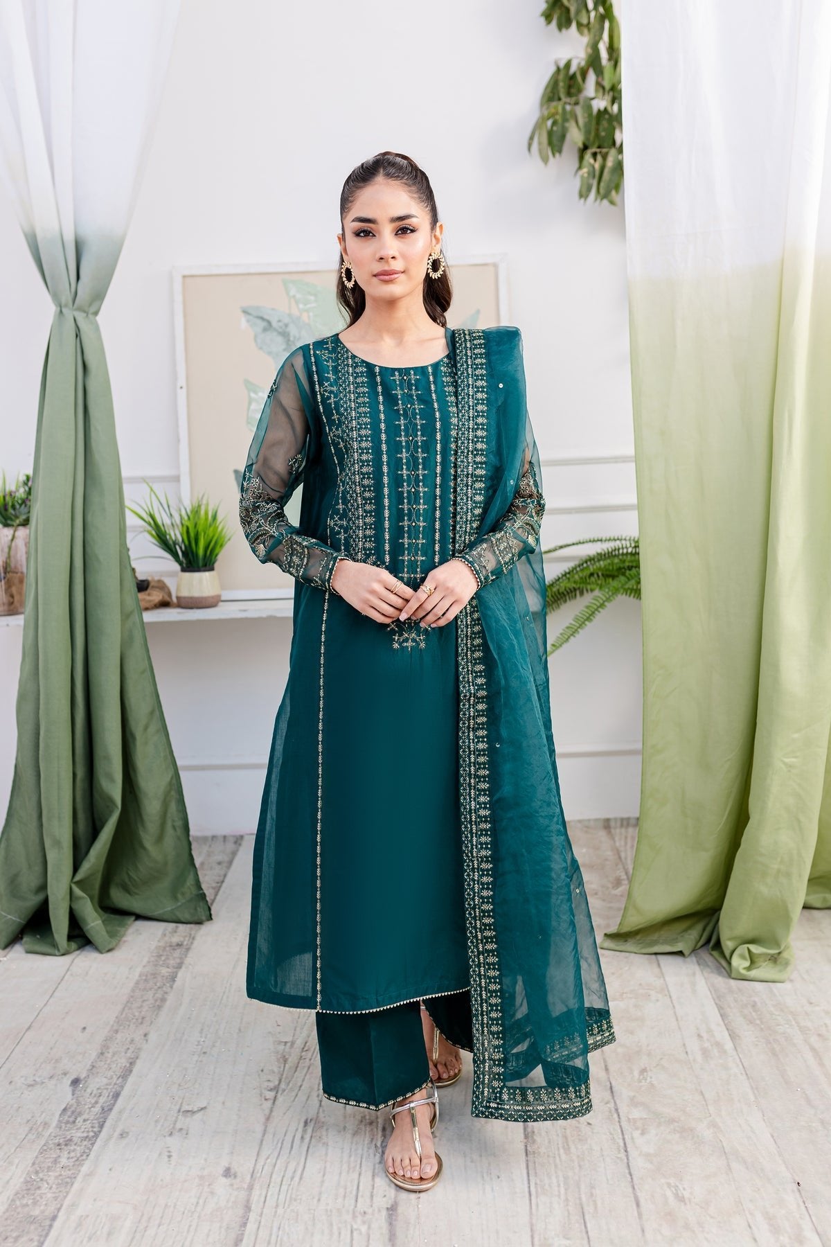 Batik 3Pc Embroidered Lawn Suit (Shyra-3pc)