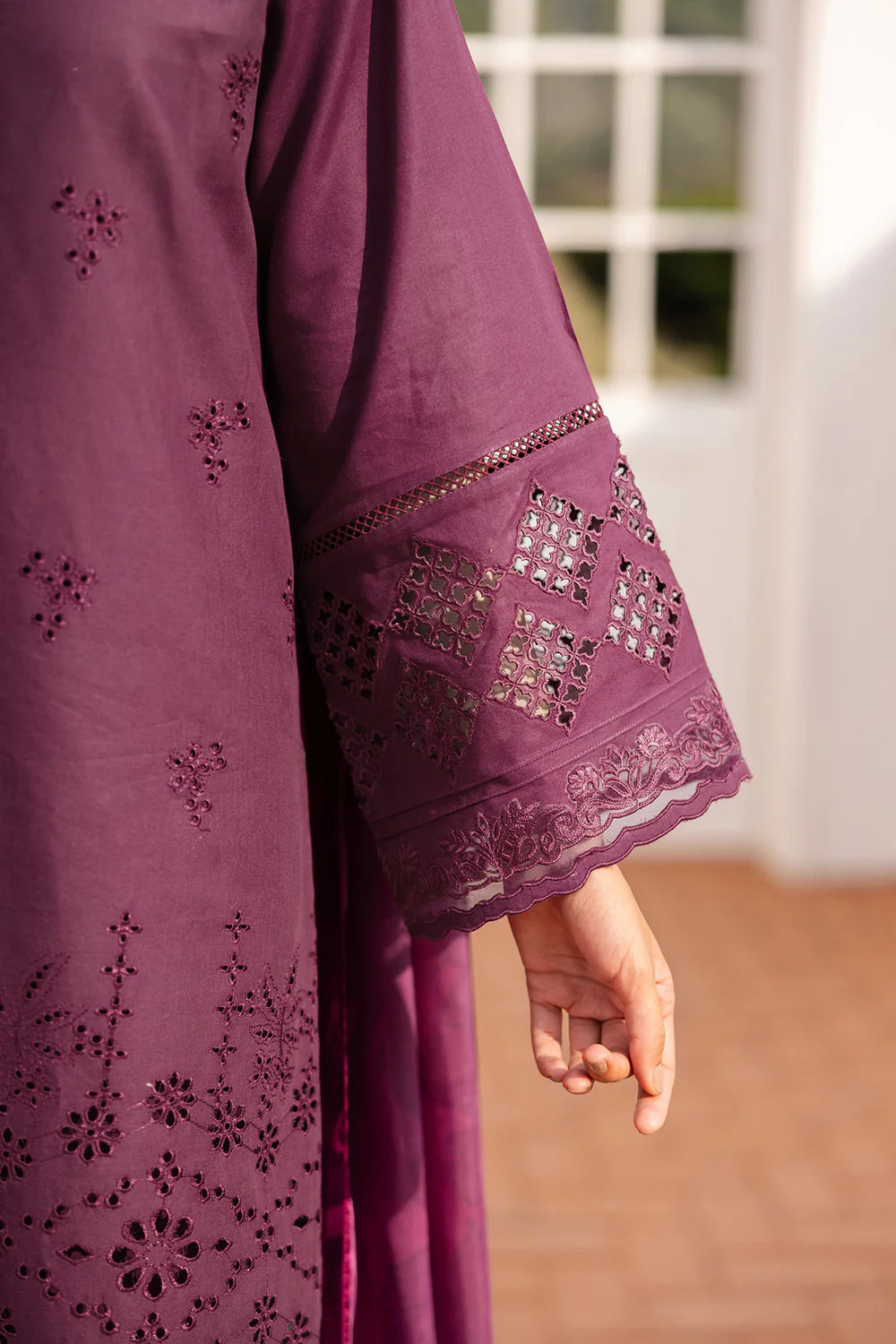 Baroque 3Pc Embroidered Lawn Suit UF-4146 gulbuy.com