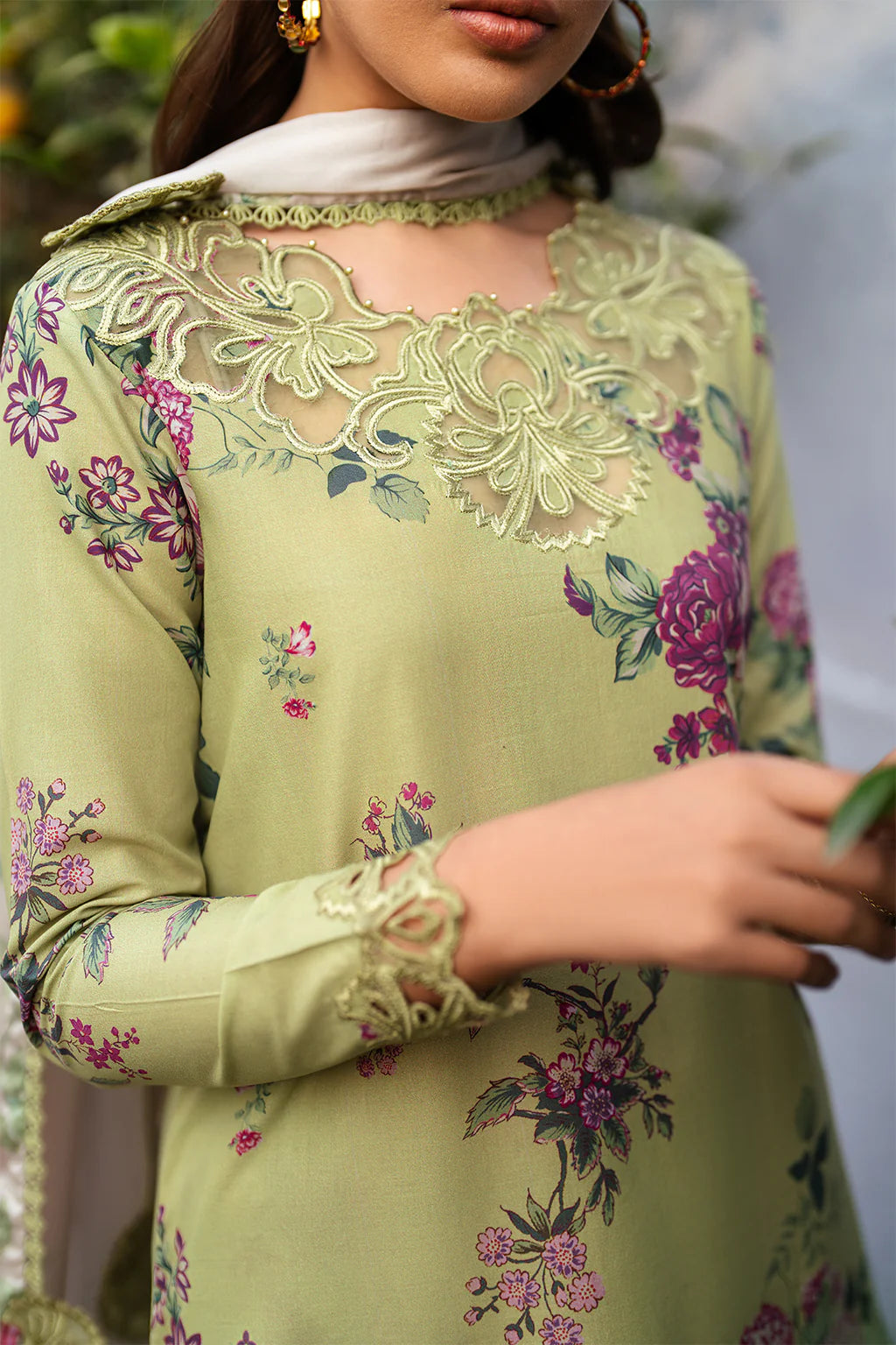 Iznik 3PC Embroidered Lawn Suit UE-395 gulbuy.com