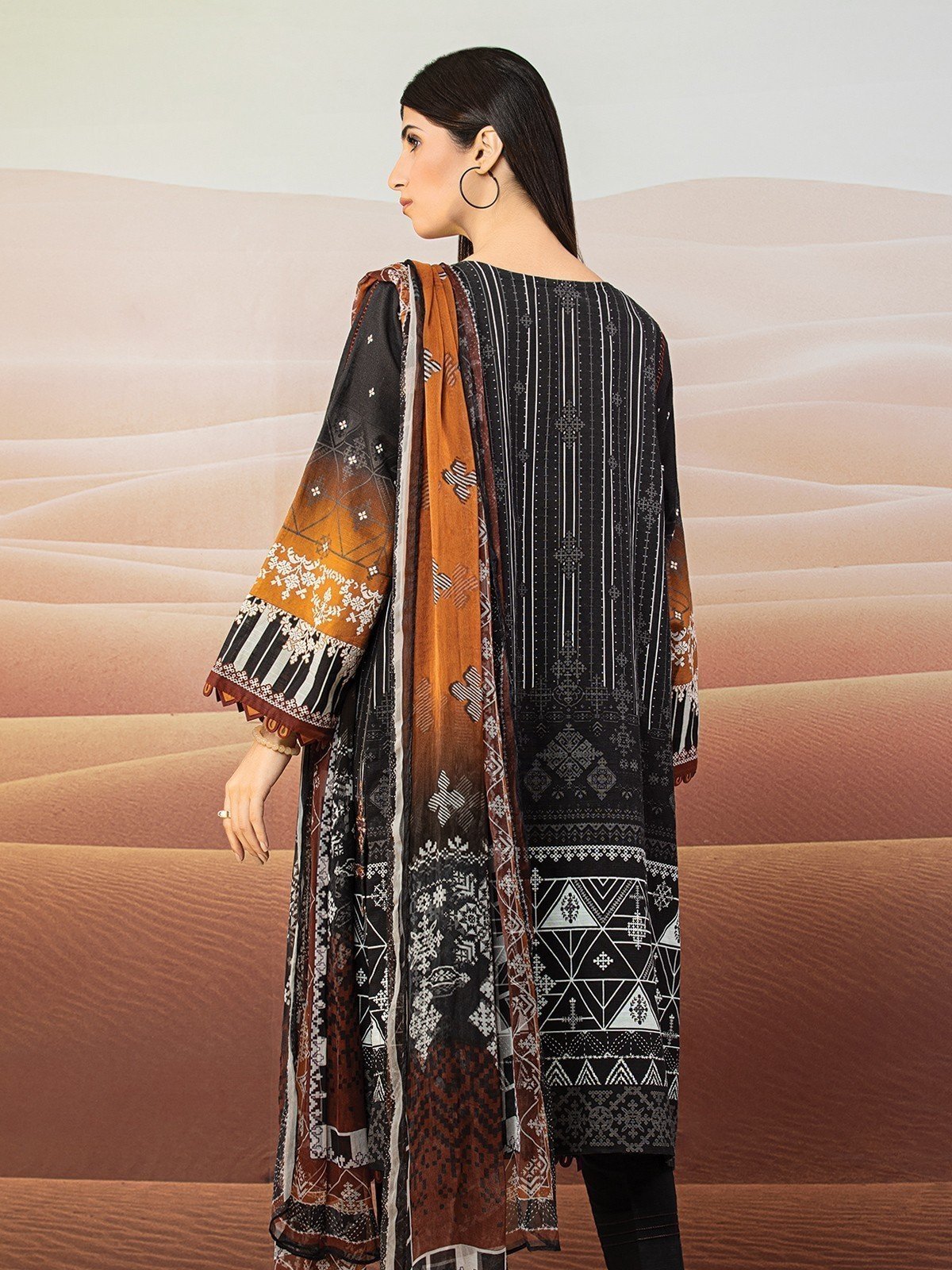 Edenrobe 3 Piece Embroidered Khaddar Suit (EWU22V12-25010) gulbuy.com