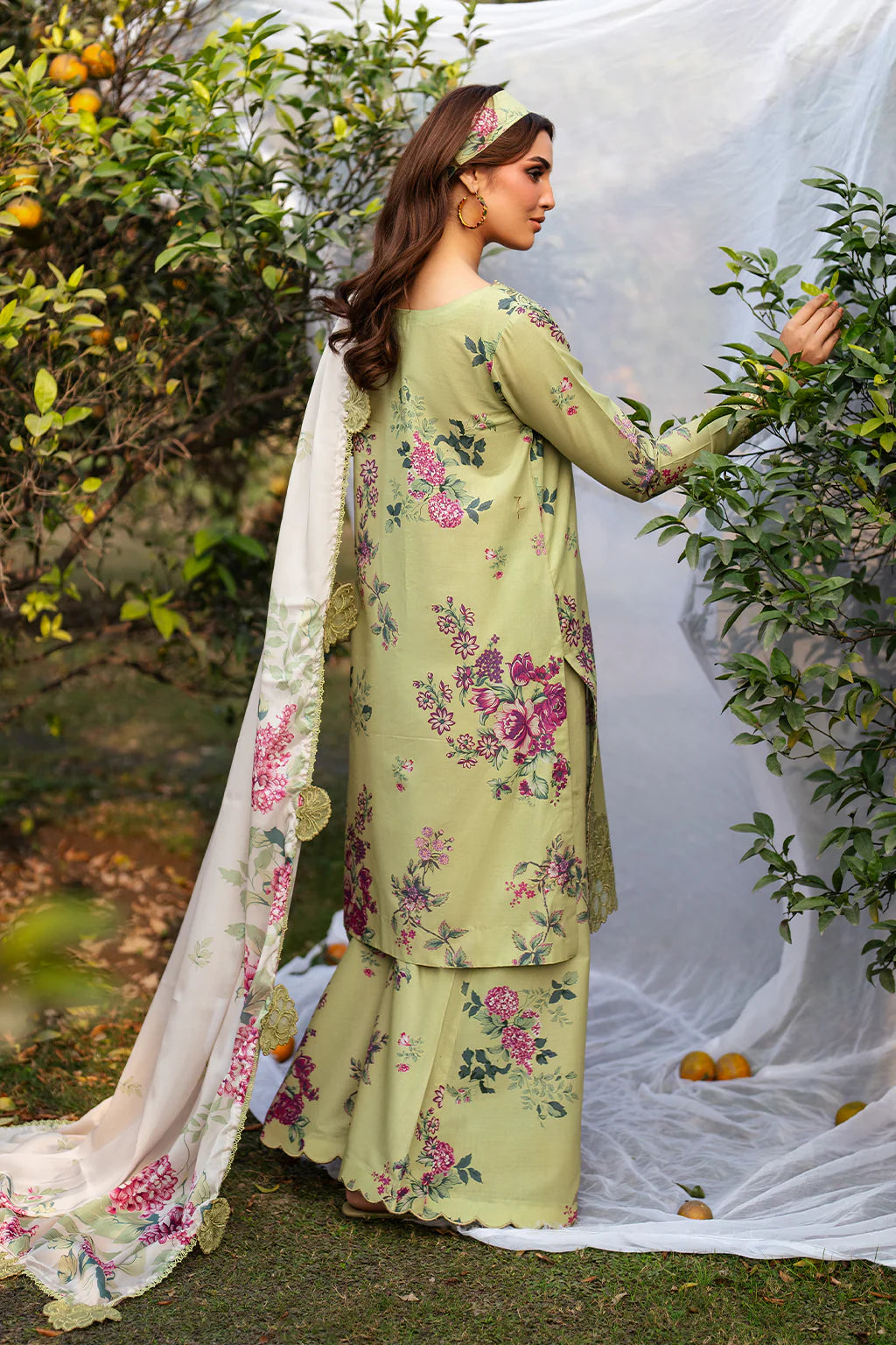 Iznik 3PC Embroidered Lawn Suit UE-395 gulbuy.com