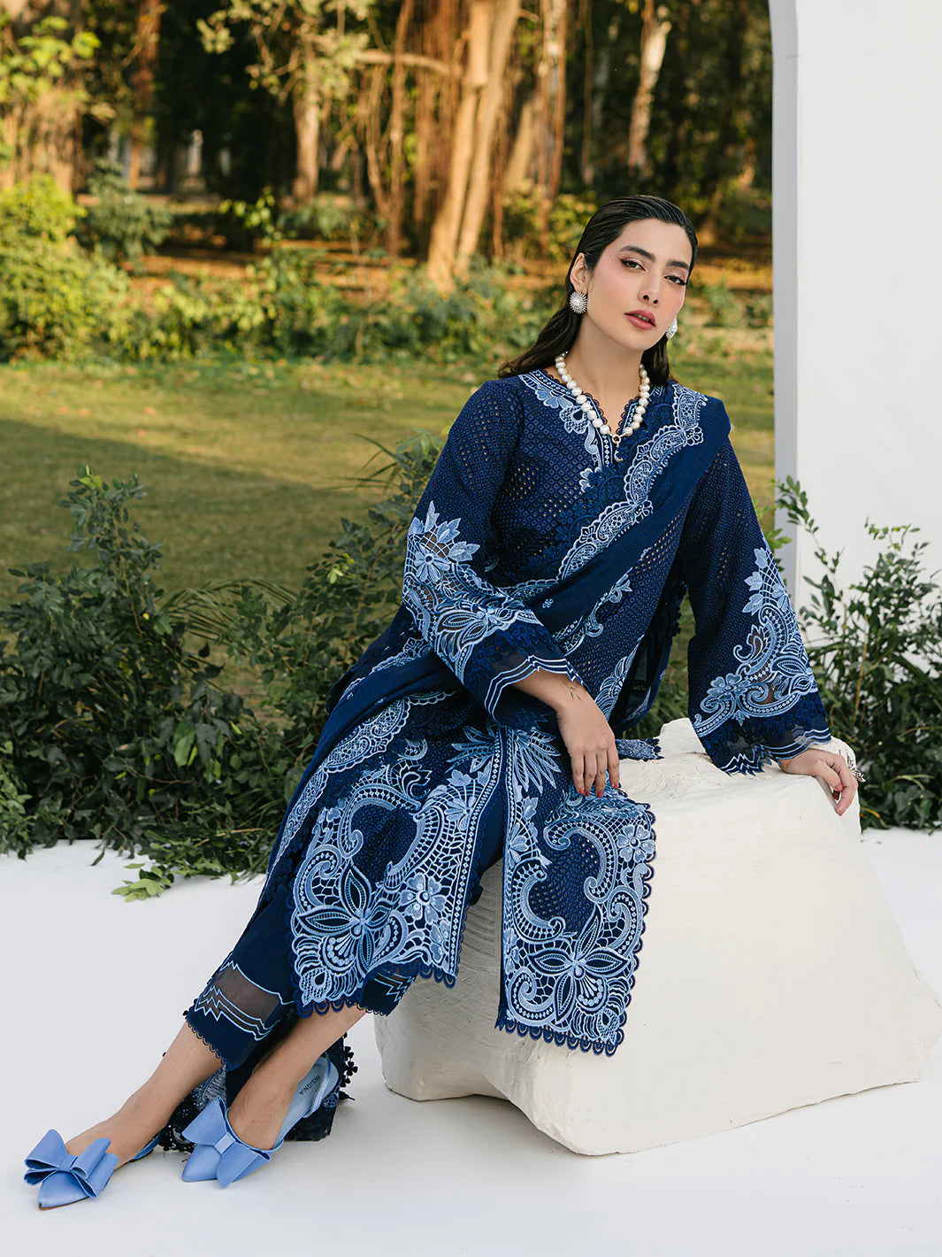 Binilyas 3Pc Embroidered Luxury Lawn Suit 234-B gulbuy.com