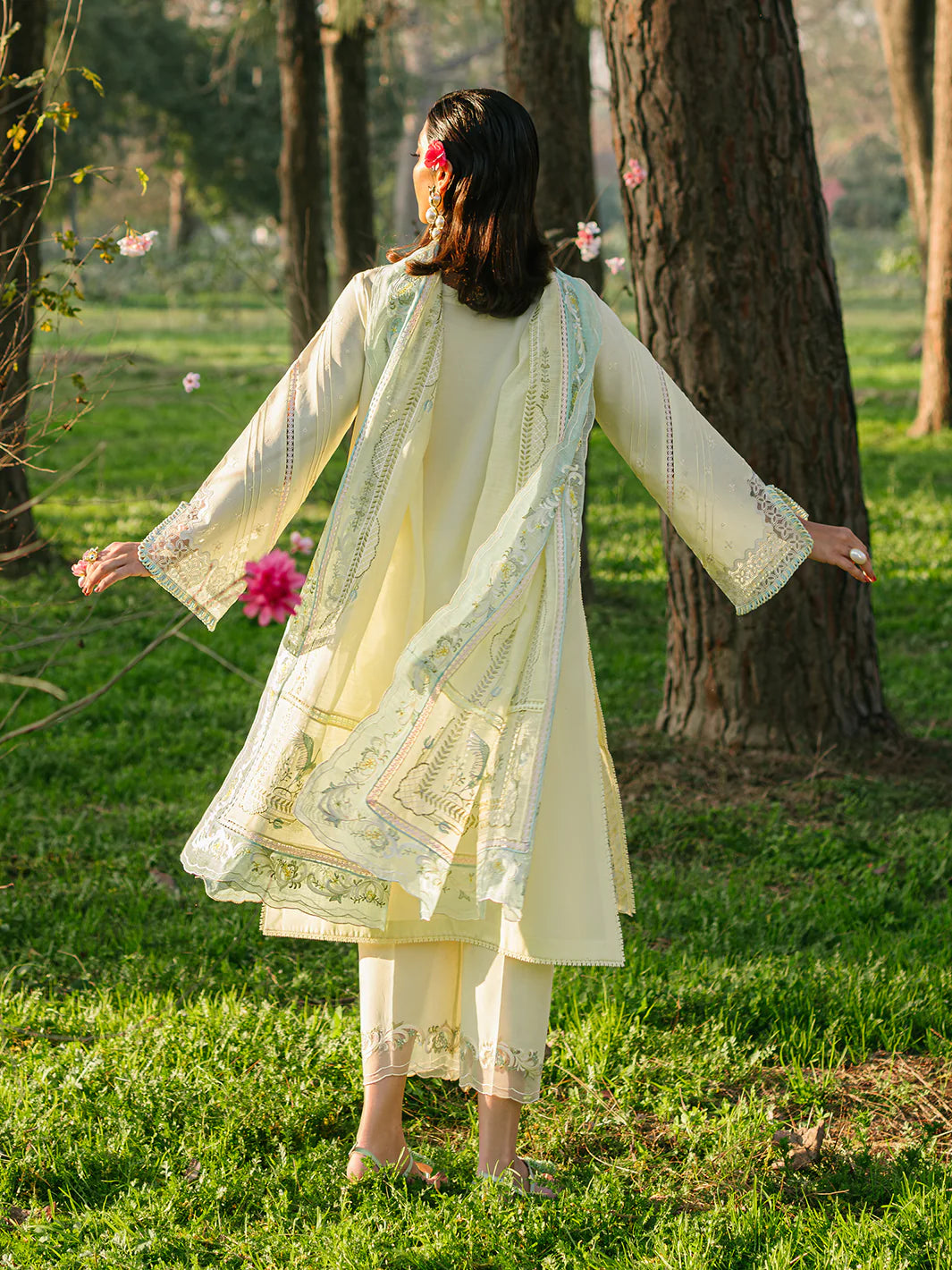 Binilyas 3Pc Embroidered Luxury Lawn Suit 236-B gulbuy.com