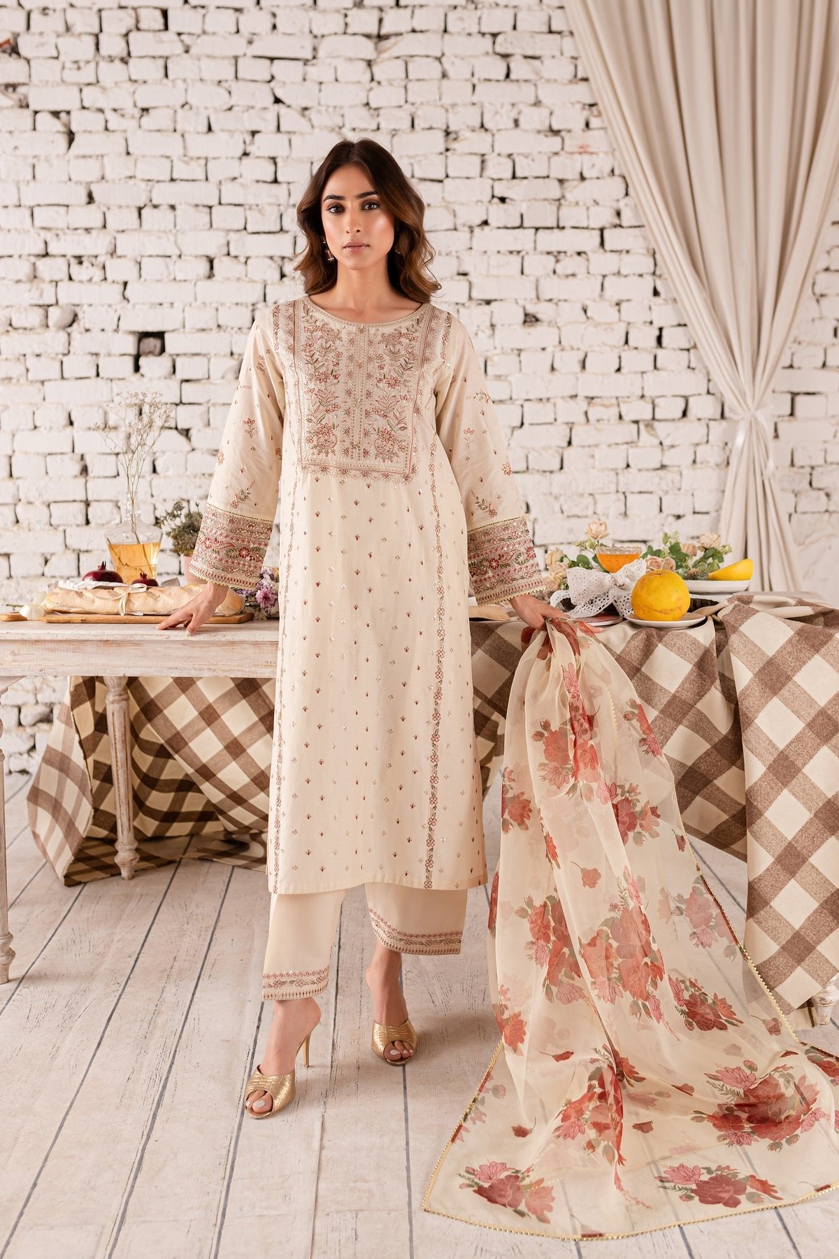 Batik 3Pc Embroidered Lawn Suit (Manila-3Pc)