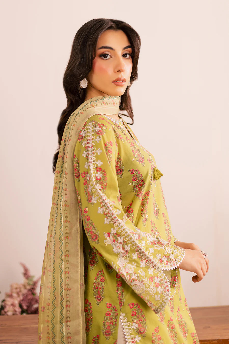 Batik 3Pc Embroidered Lawn Suit Curtz gulbuy.com
