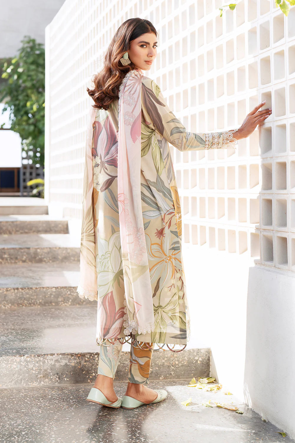 Baroque 3Pc Embroidered Lawn Suit UF-4066 gulbuy.com