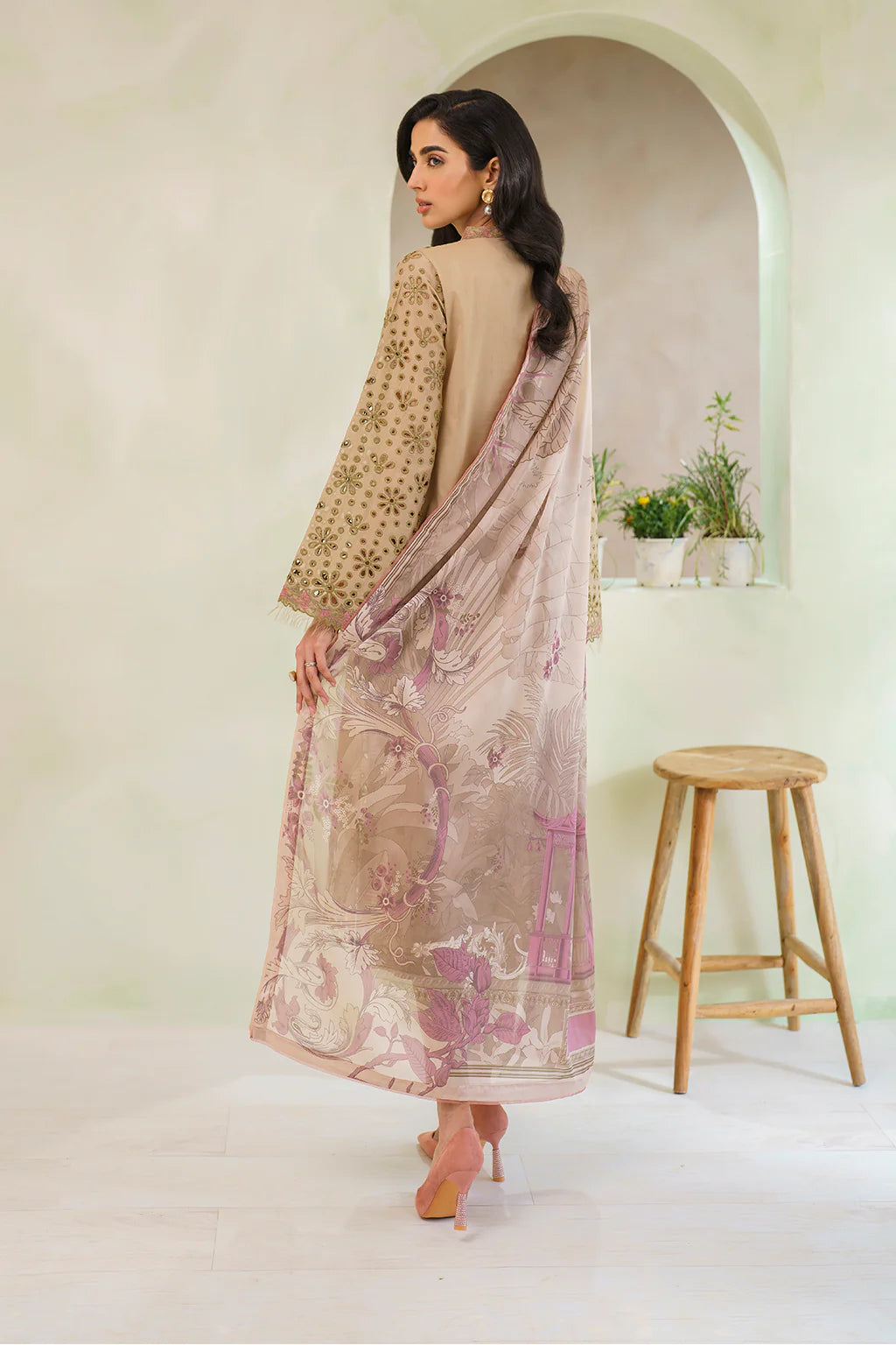 Iznik 3PC Embroidered Lawn Suit UE-302 gulbuy.com