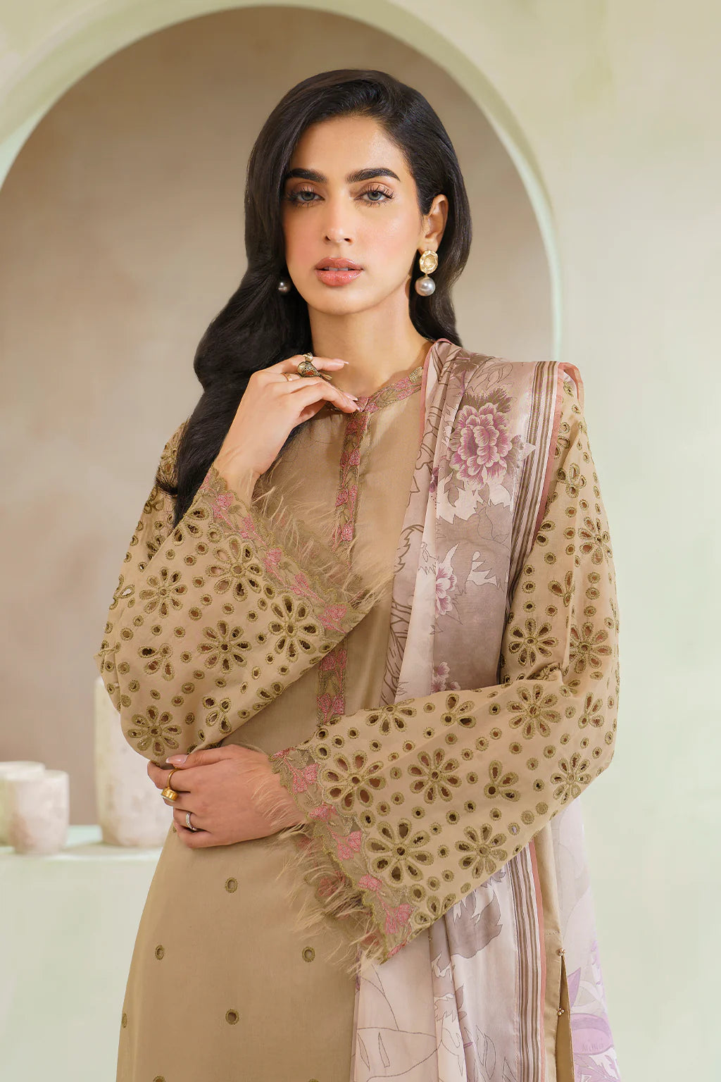 Iznik 3PC Embroidered Lawn Suit UE-302 gulbuy.com