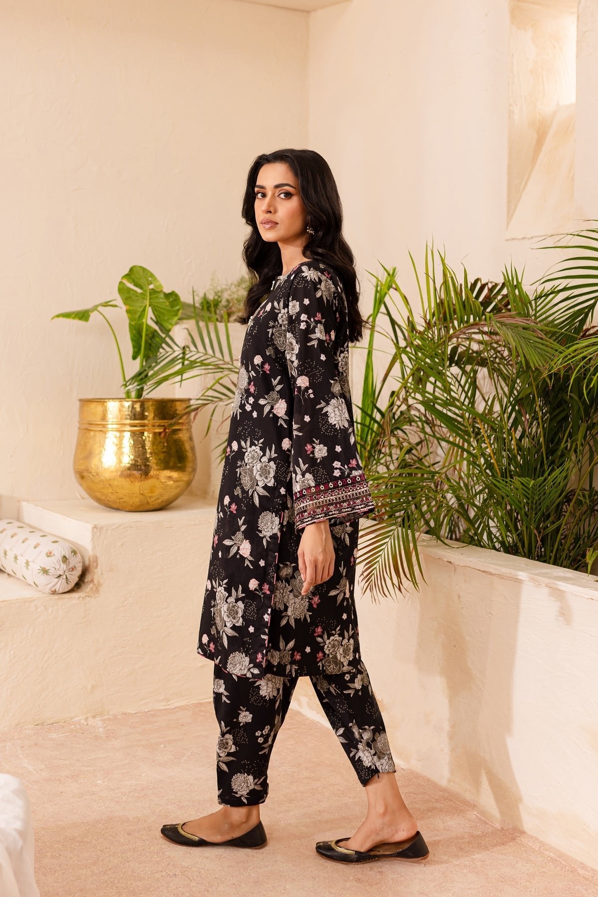 Batik 2Pc Printed Lawn Suit (Black-Pearl-2Pc)