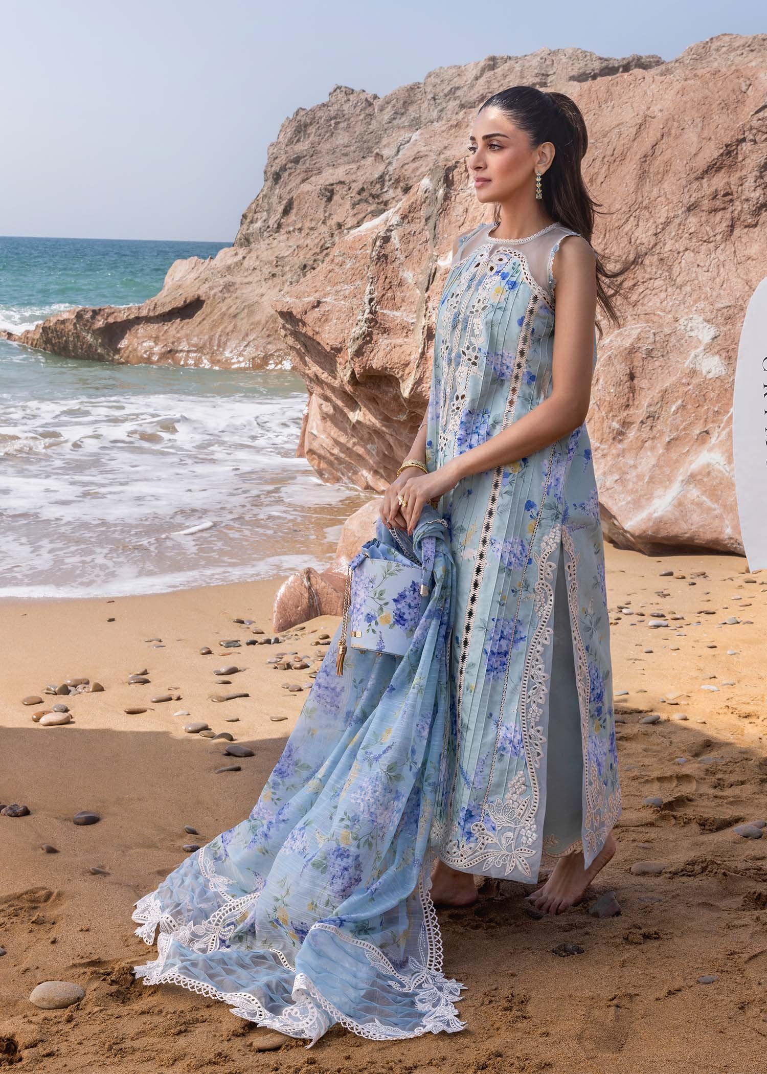 Crimson 3Pc Embroidered Lawn Suit Who'S That Girl-D3 B gulbuy.com