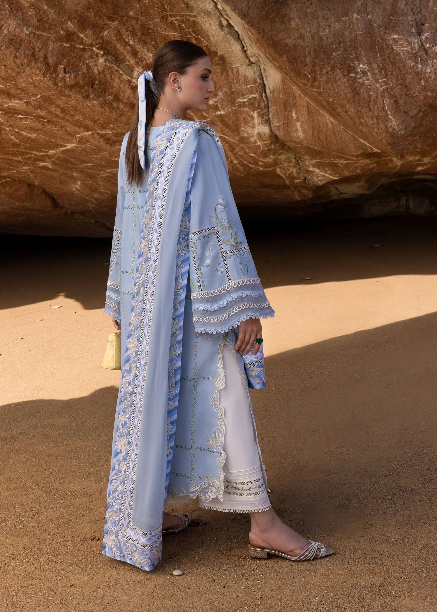 Crimson 3Pc Embroidered Lawn Suit A Girl In The Garden-D7 B gulbuy.com