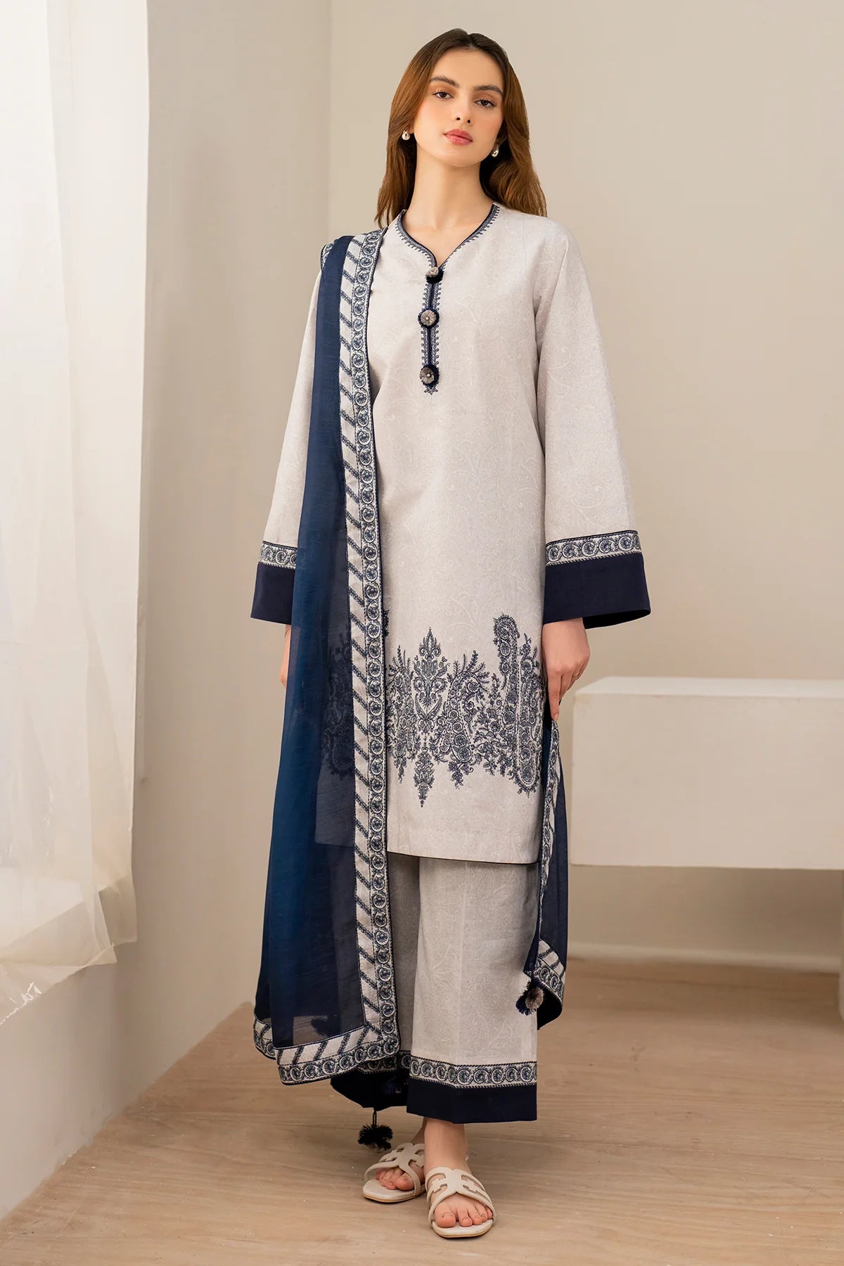 Jazmin 3Pc Embroidered Lawn Suit USE-9133