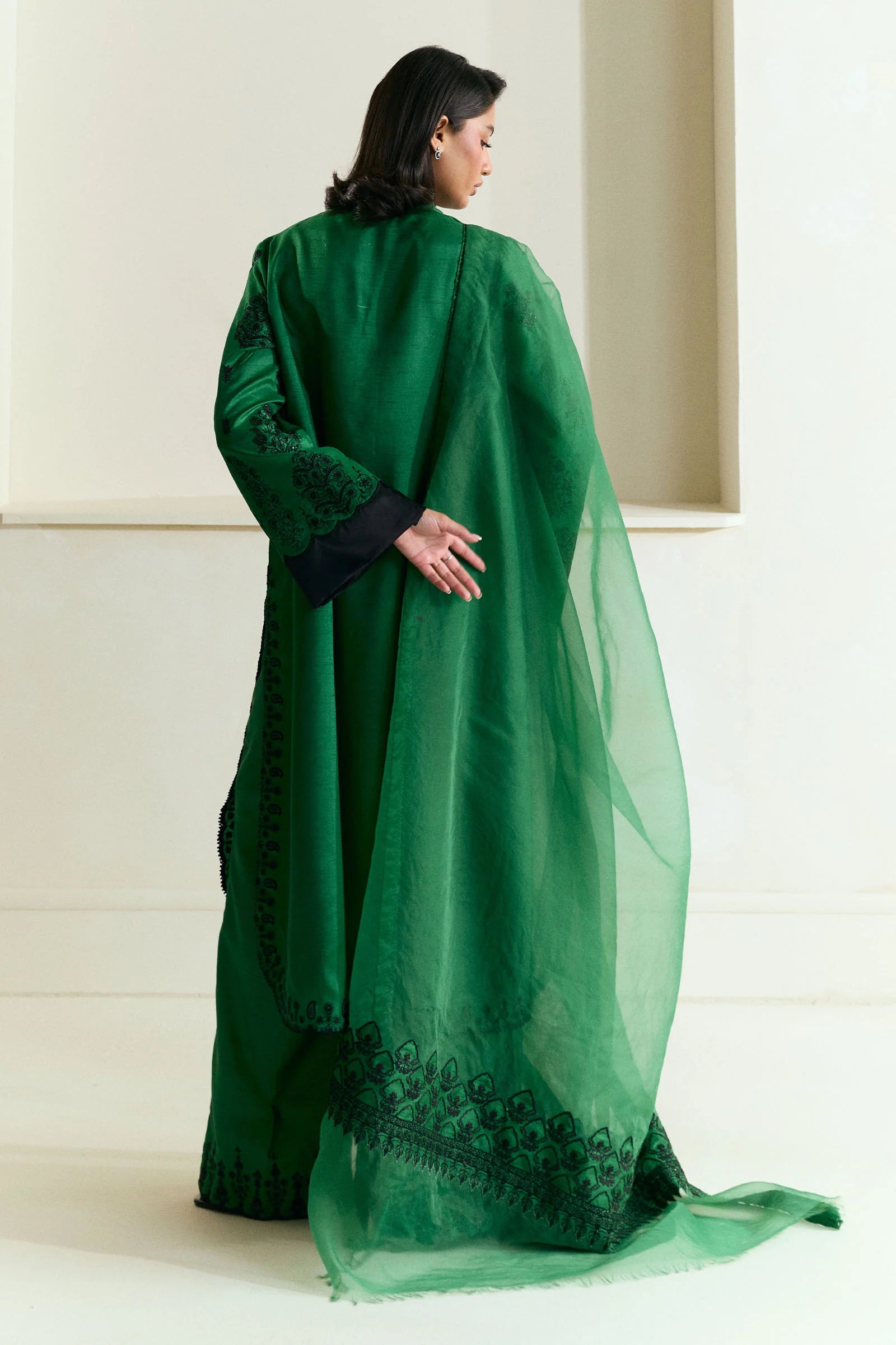 Zara Shahjahan 3Pc Embroidered Raw Silk Suit ZR25F0540 gulbuy.com