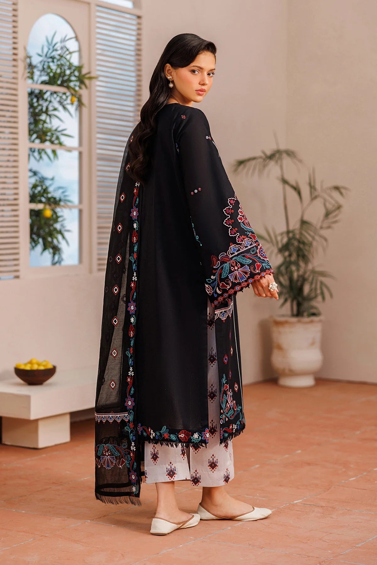 Baroque 3Pc Embroidered Lawn Suit UF-4391