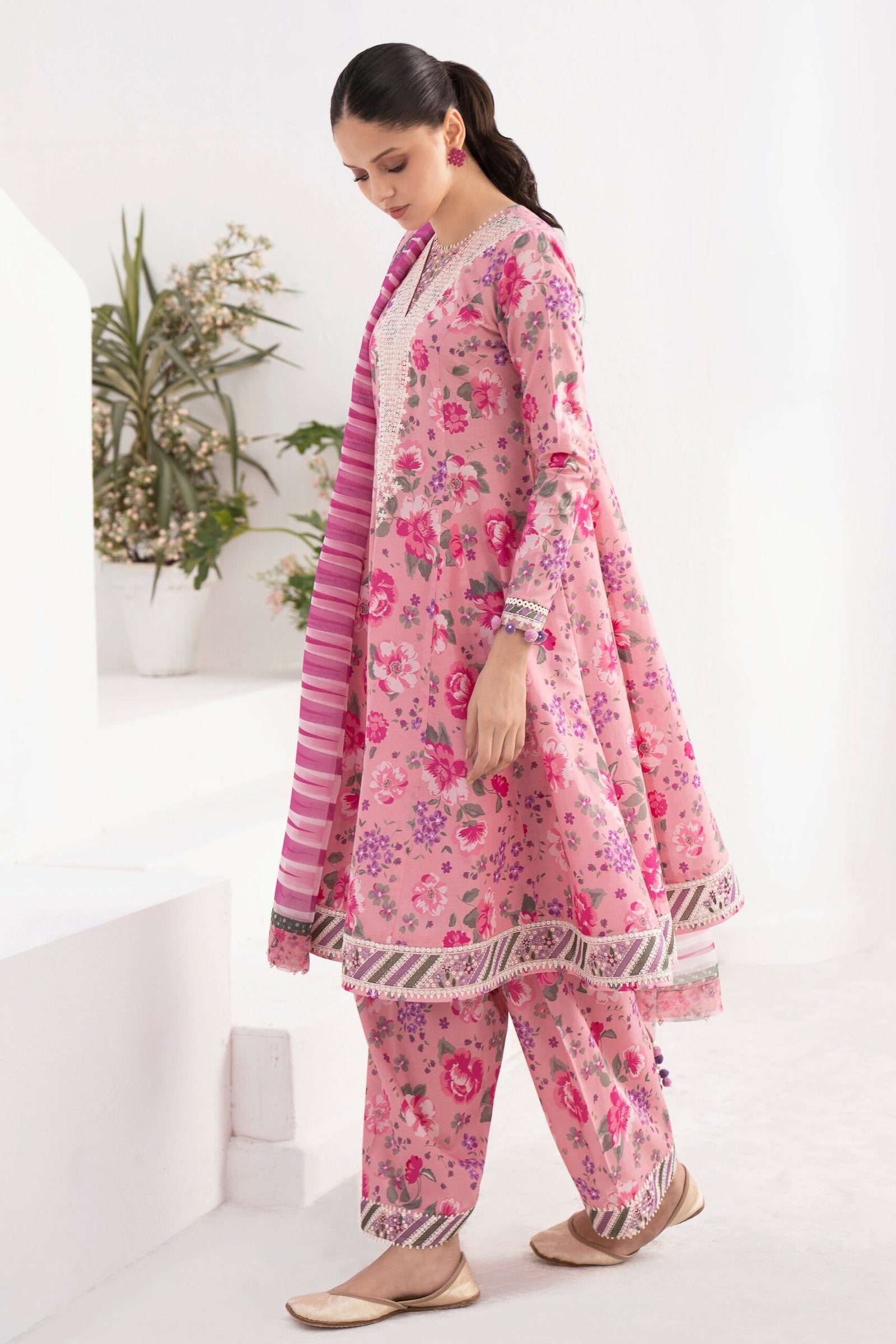 JAZMIN 3 PIECE EMBROIDERED LAWN SUIT (DELIA-D7) gulbuy.com