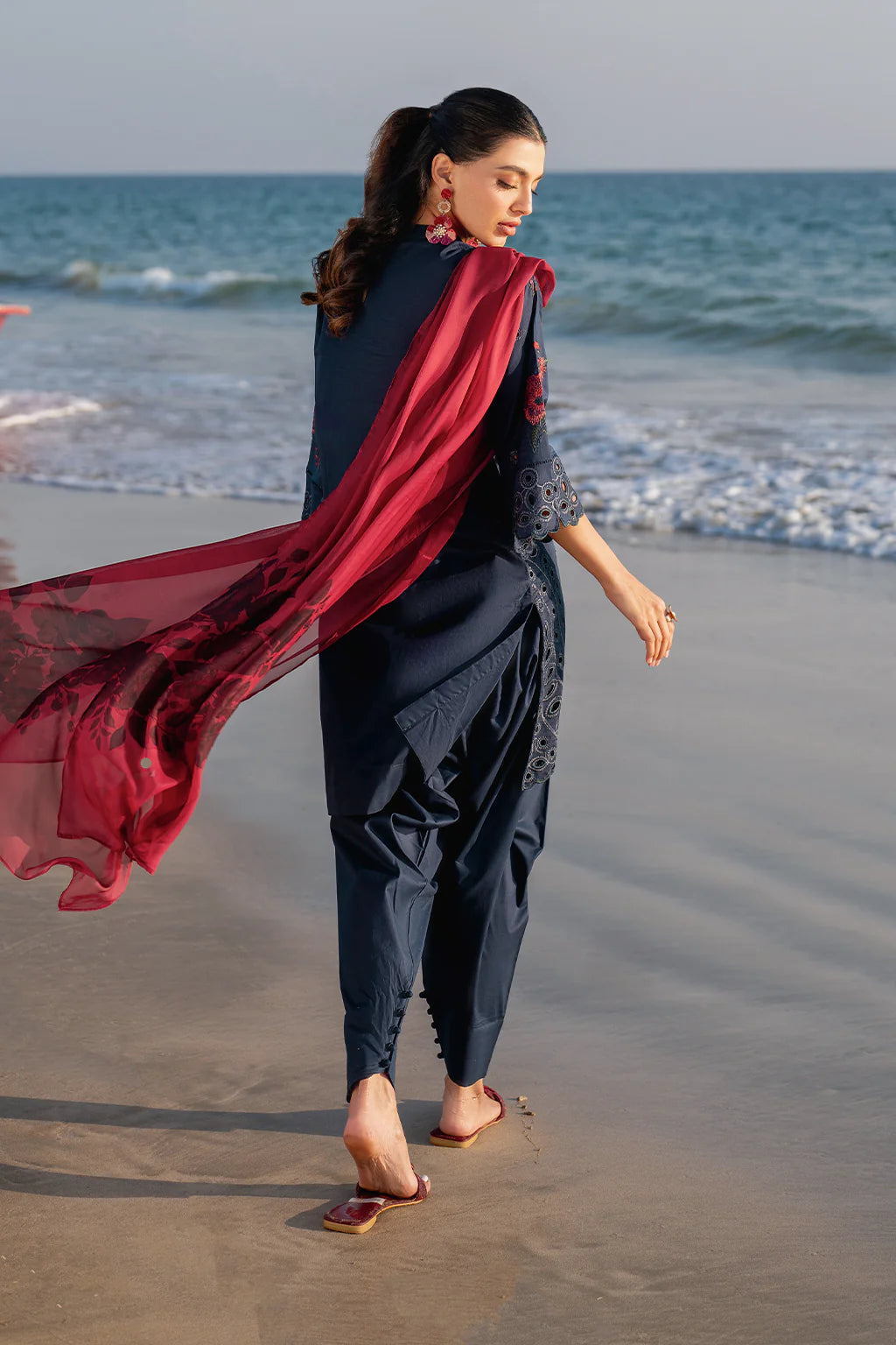 Iznik 3PC Embroidered Lawn Suit UE-404 gulbuy.com