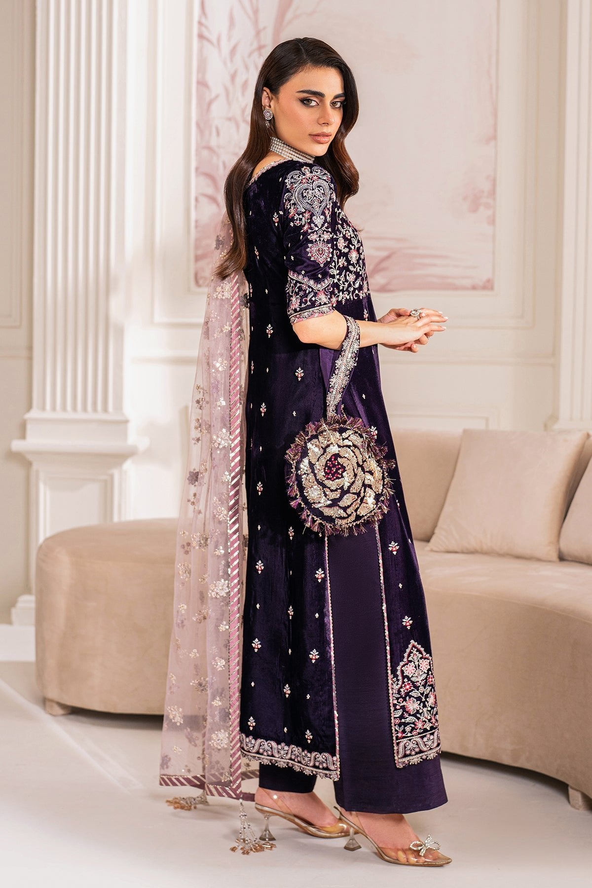 BAROQUE 3PC EMBROIDERED VELVET UF-750 gulbuy.com