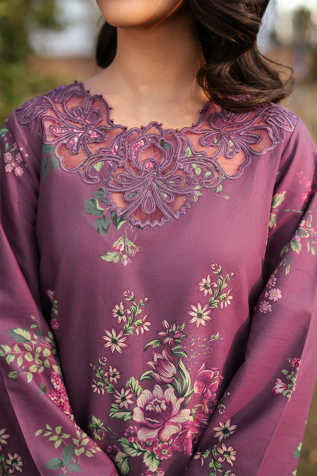 Iznik 3PC Embroidered Lawn Suit UE-393 gulbuy.com