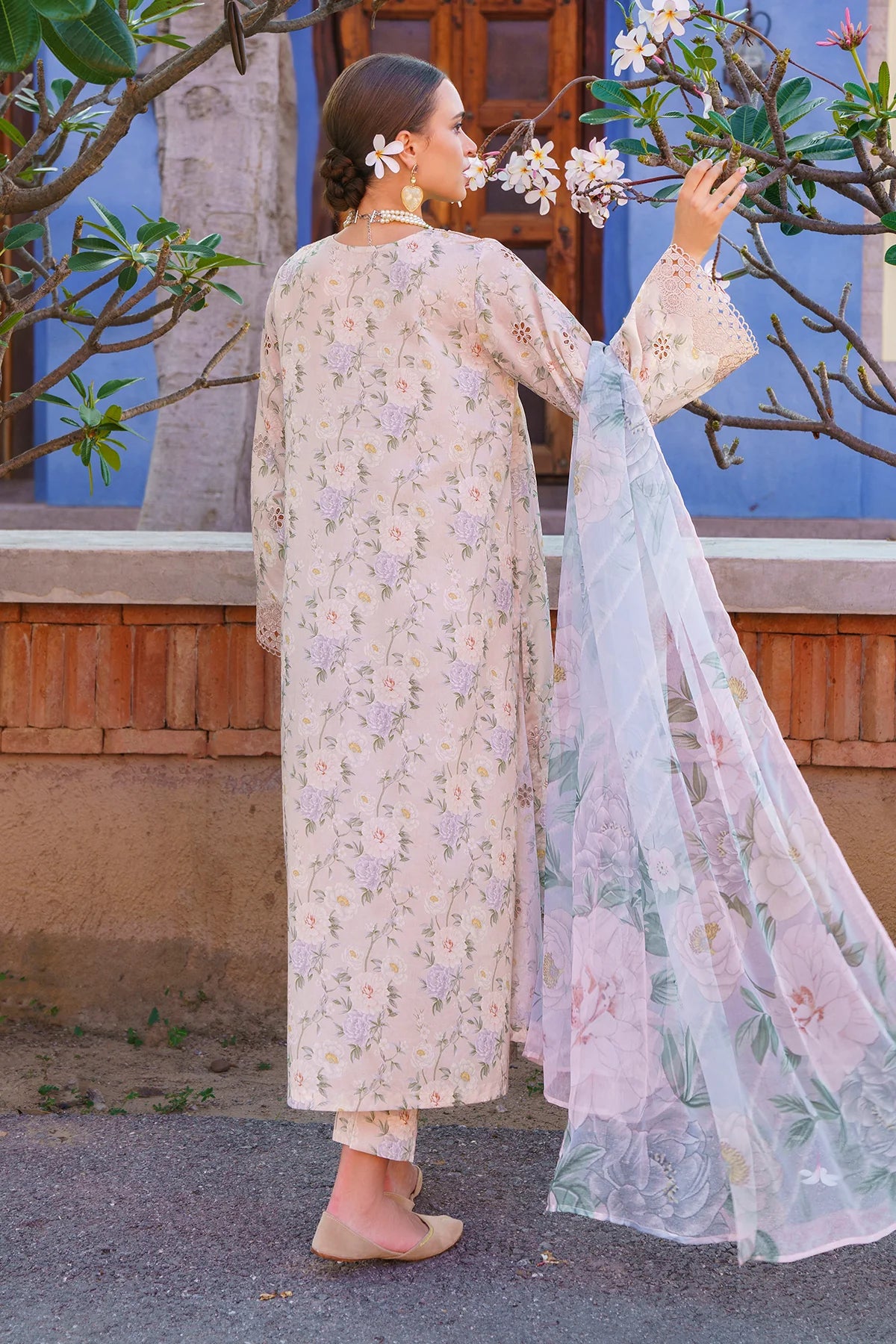 Baroque 3Pc Embroidered Lawn Suit  UF-591
