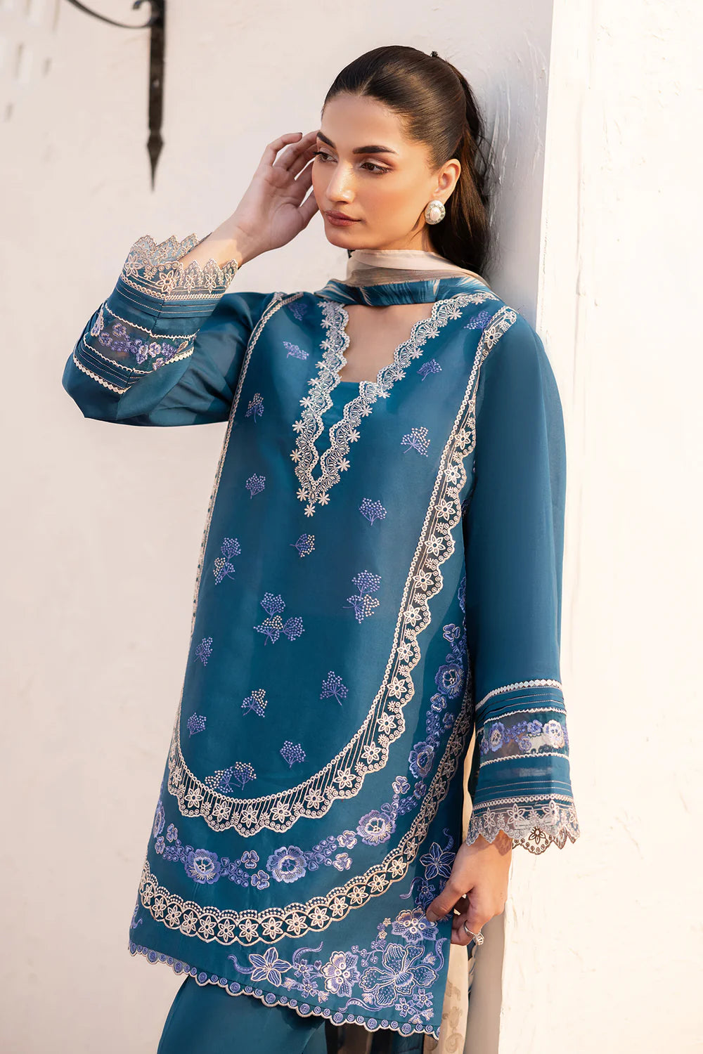 Baroque 3Pc Embroidered Lawn Suit UF-4148 gulbuy.com