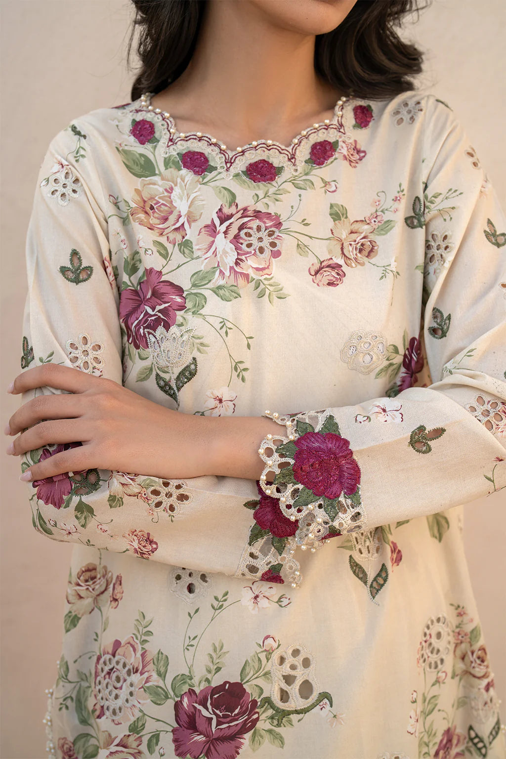 Iznik 3Pc Embroidered Lawn Suit EFL-05 gulbuy.com