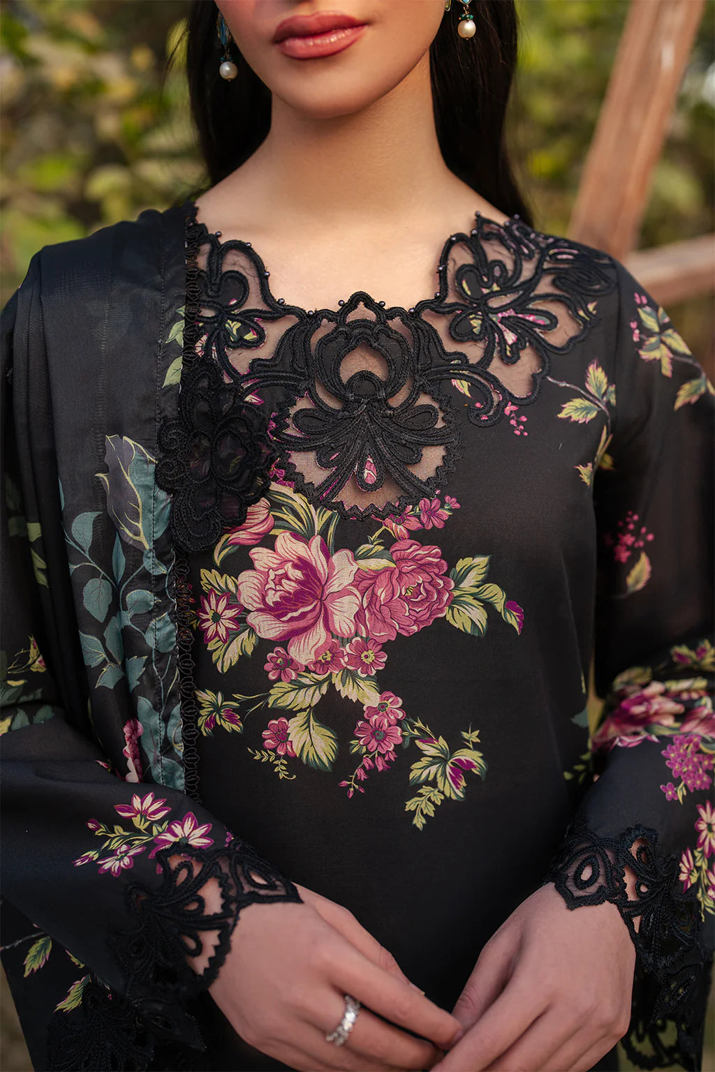 Iznik 3PC Embroidered Lawn Suit UE-394 gulbuy.com