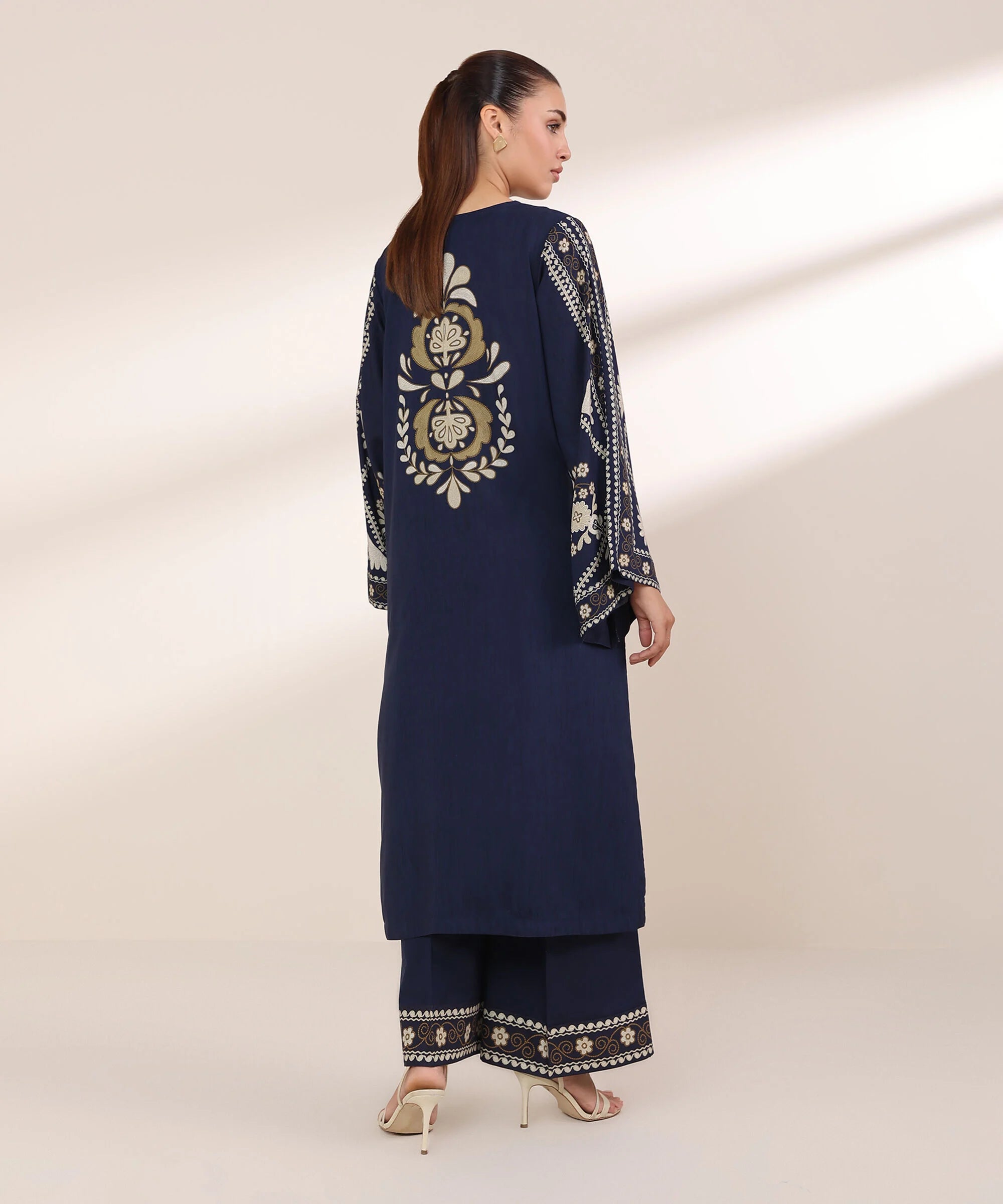Sapphire 2Pc Printed Lawn Suit 3PCDFW25168S-999 gulbuy.com