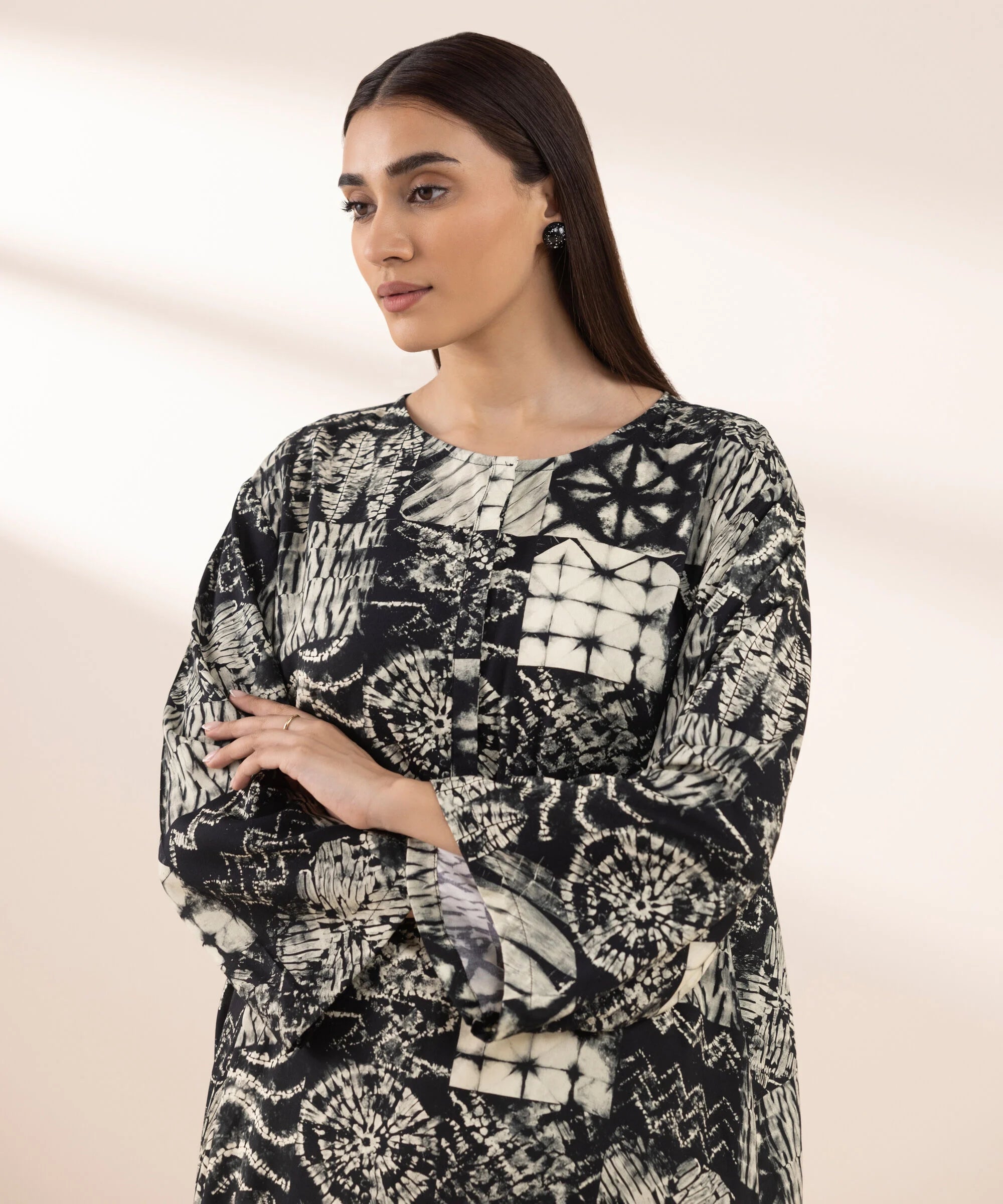 Sapphire 2Pc Printed Lawn Suit 3PCDFW25V126-999 gulbuy.com
