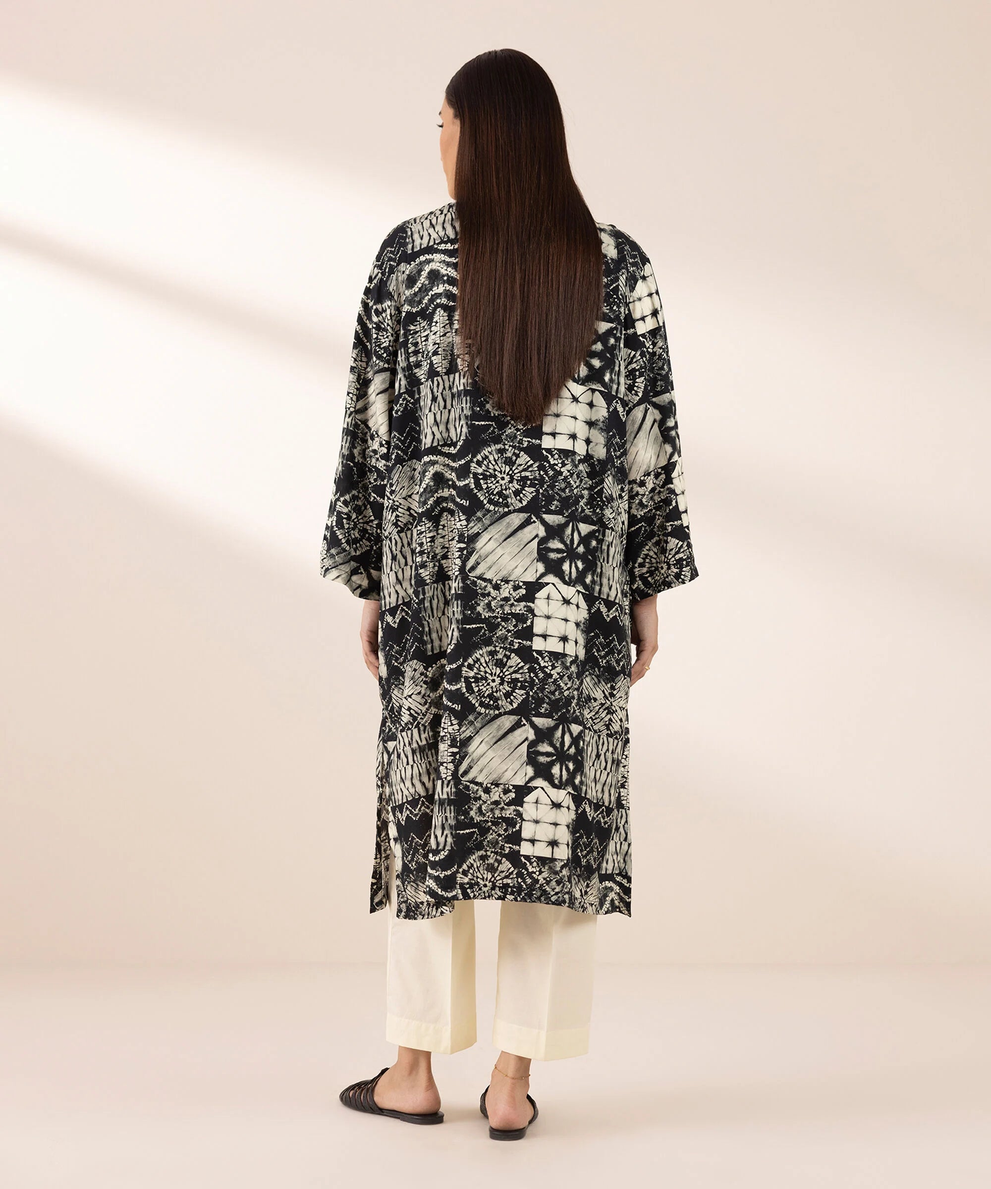 Sapphire 2Pc Printed Lawn Suit 3PCDFW25V126-999 gulbuy.com