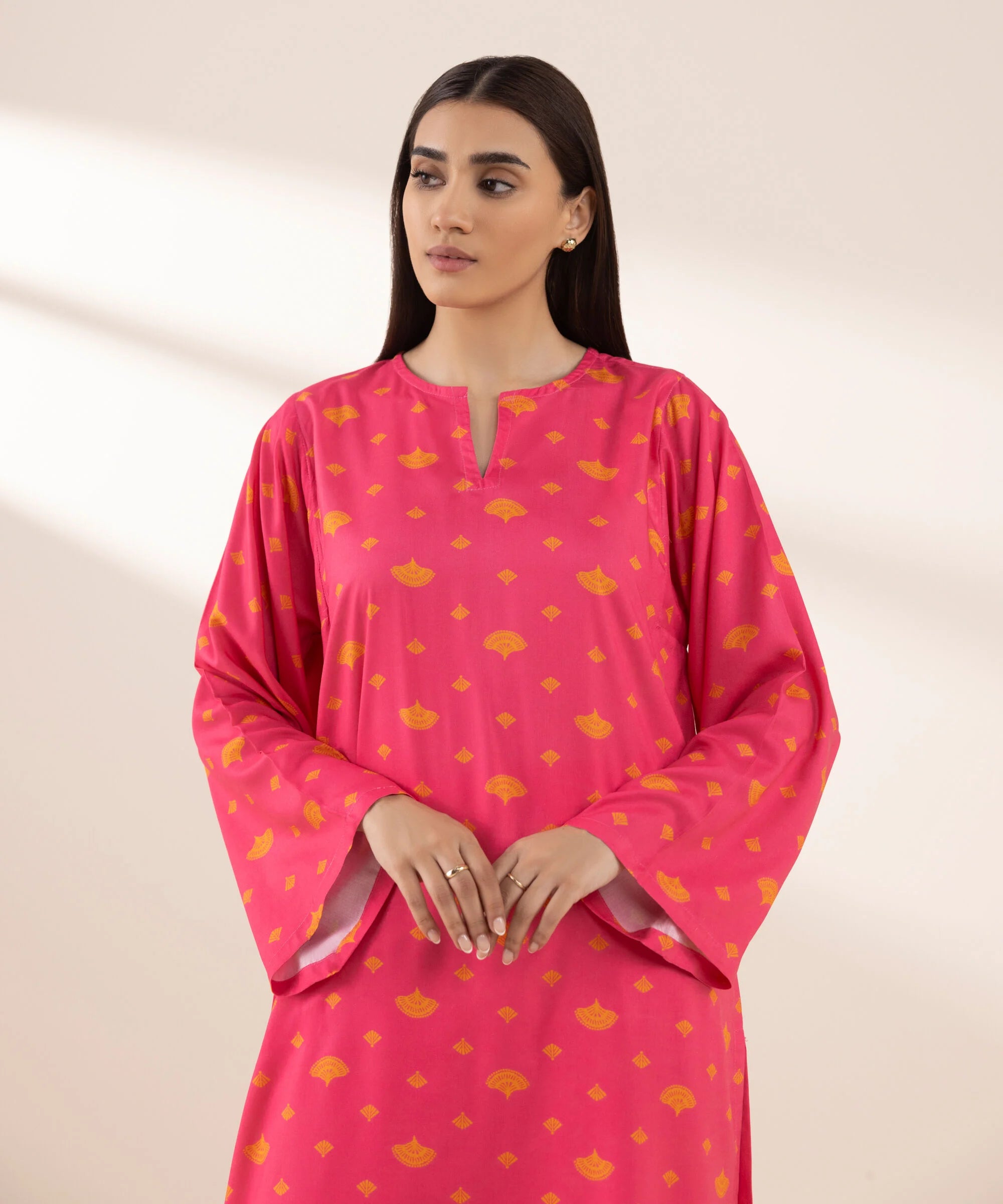 Sapphire 2Pc Printed Lawn Suit 3PCDFW25V148-999 gulbuy.com