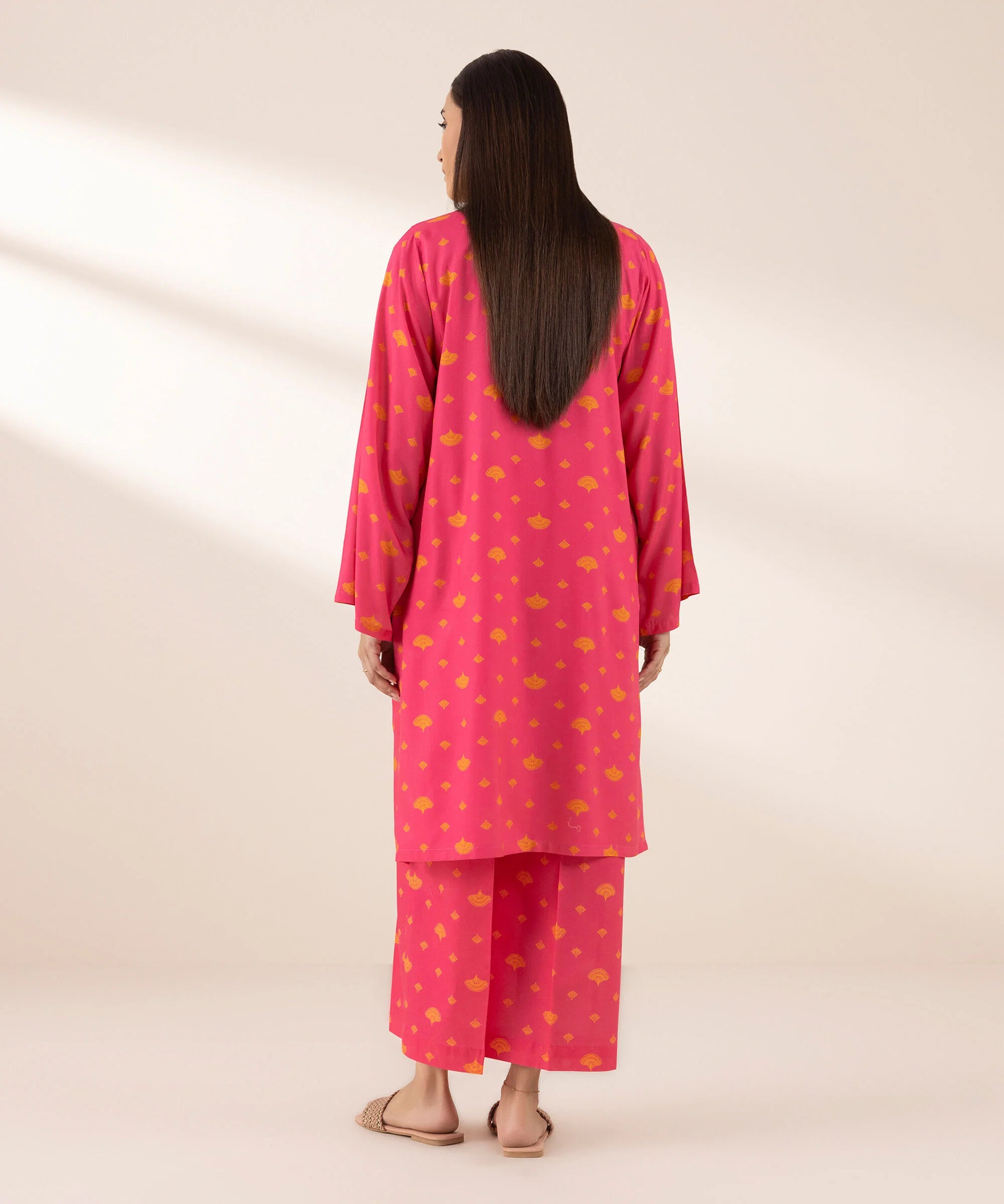 Sapphire 2Pc Printed Lawn Suit 3PCDFW25V148-999 gulbuy.com