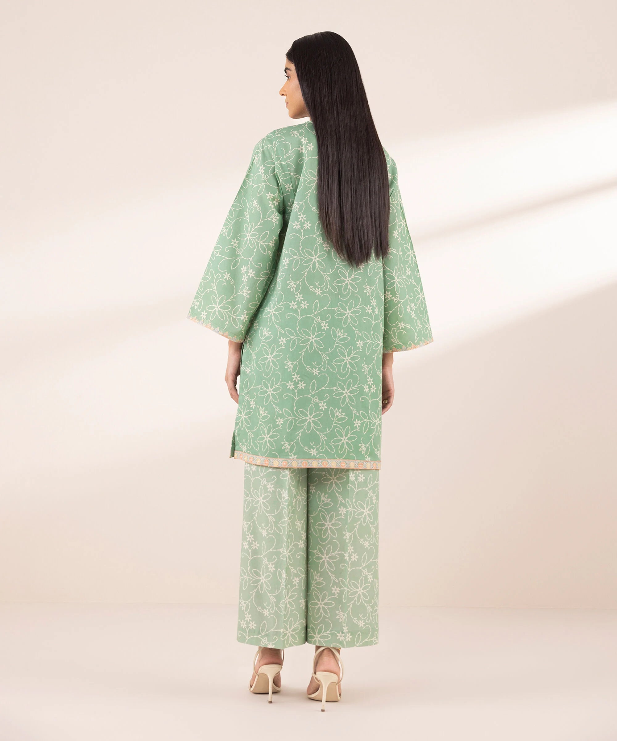 Sapphire 2Pc Embroidered Lawn Suit 3PCDFW25V152-999 gulbuy.com