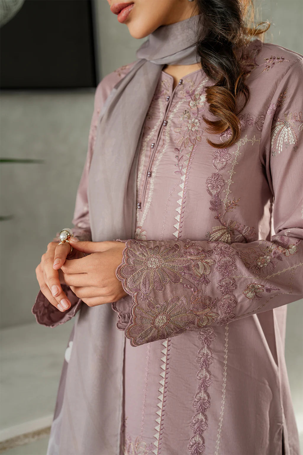 Iznik 3PC Embroidered Lawn Suit UE-398 gulbuy.com
