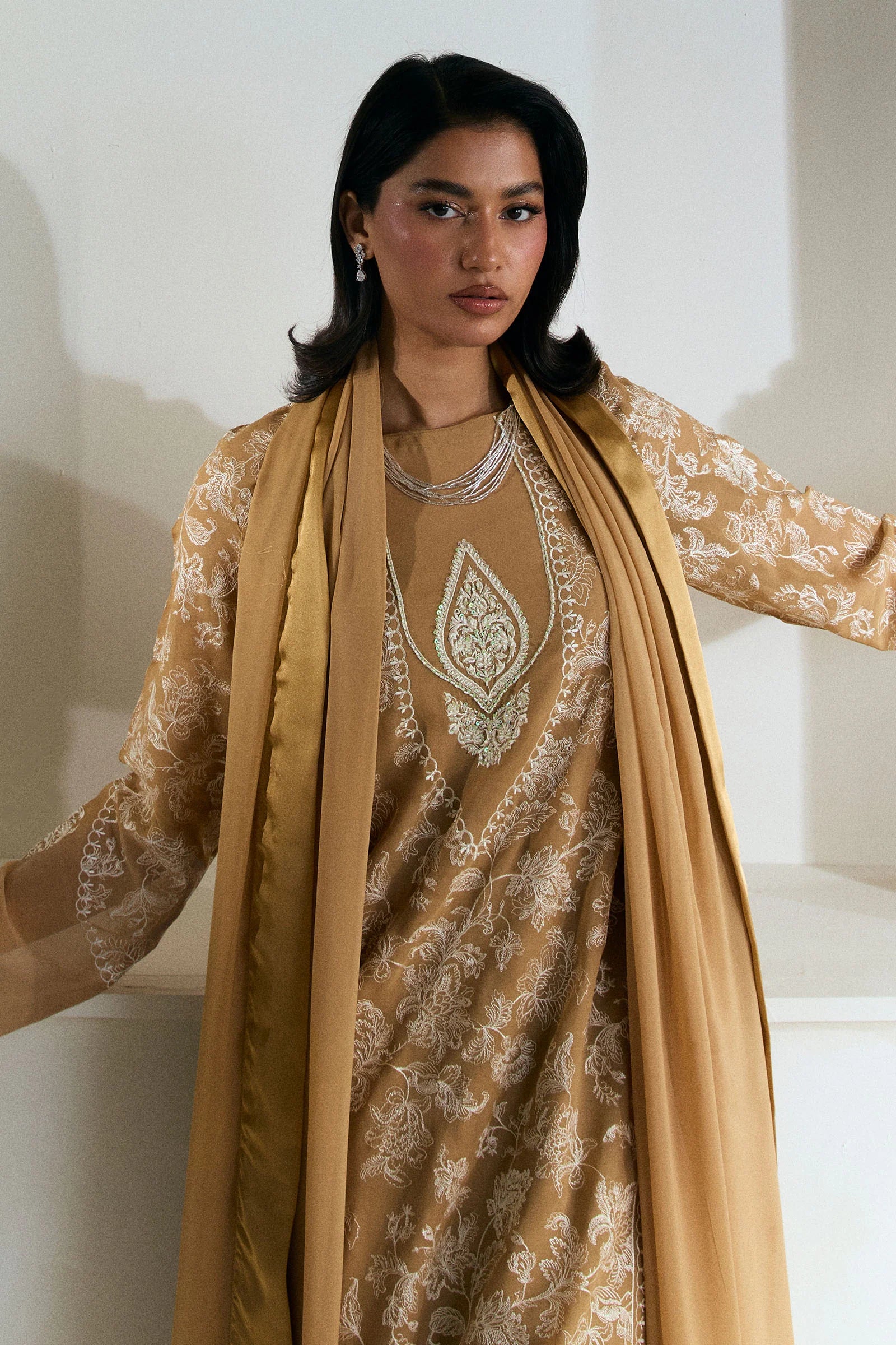 Zara Shahjahan 3Pc Embroidered Raw Silk Suit ZR25F0548 gulbuy.com