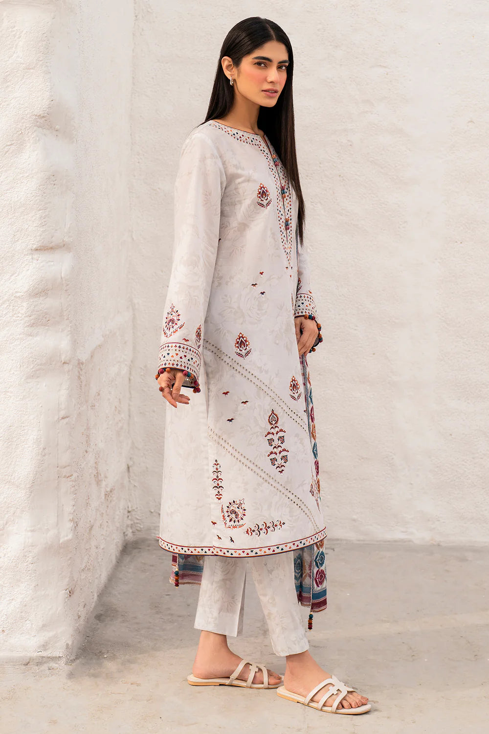 Jazmin 3Pc Embroidered Lawn Suit USE-9126 gulbuy.com