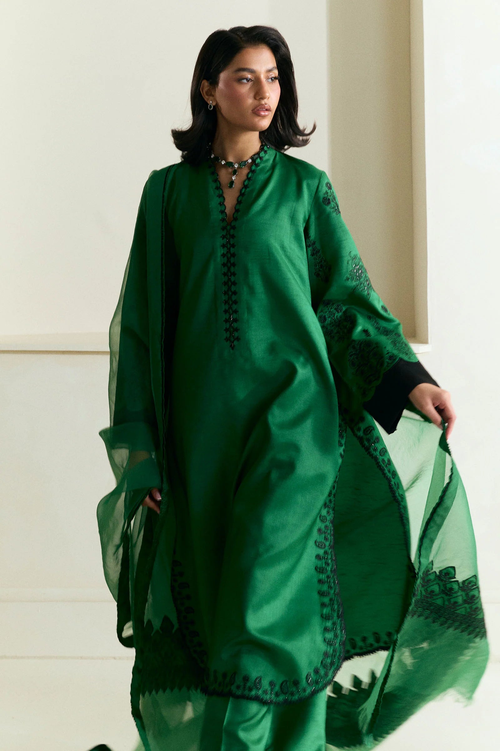 Zara Shahjahan 3Pc Embroidered Raw Silk Suit ZR25F0540 gulbuy.com
