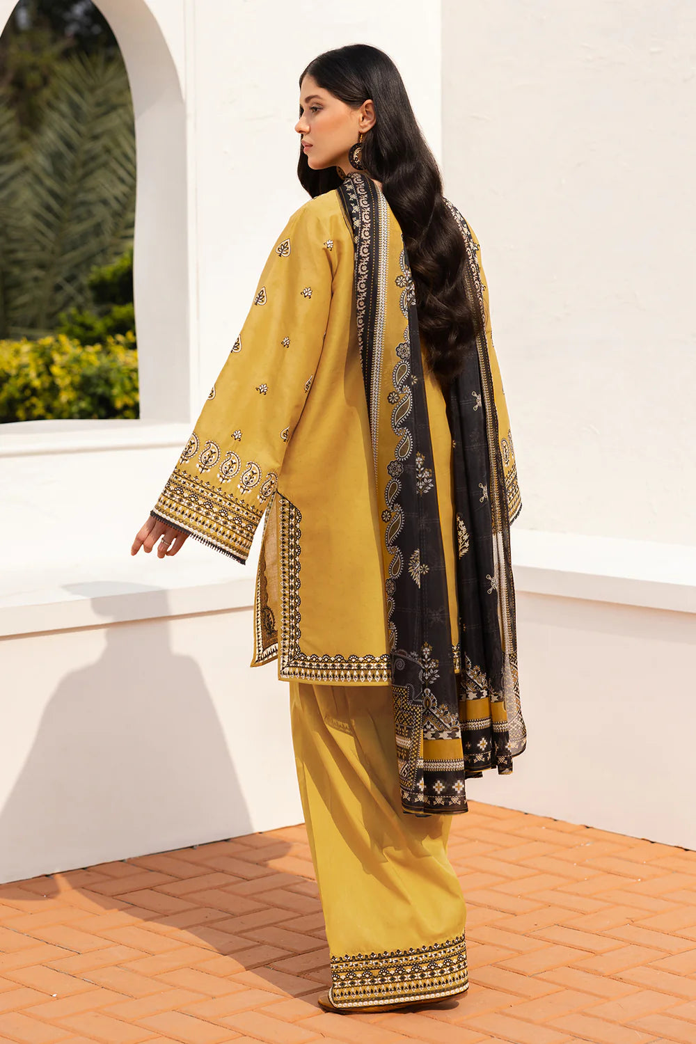 Baroque 3Pc Embroidered Lawn Suit UF-4153 gulbuy.com
