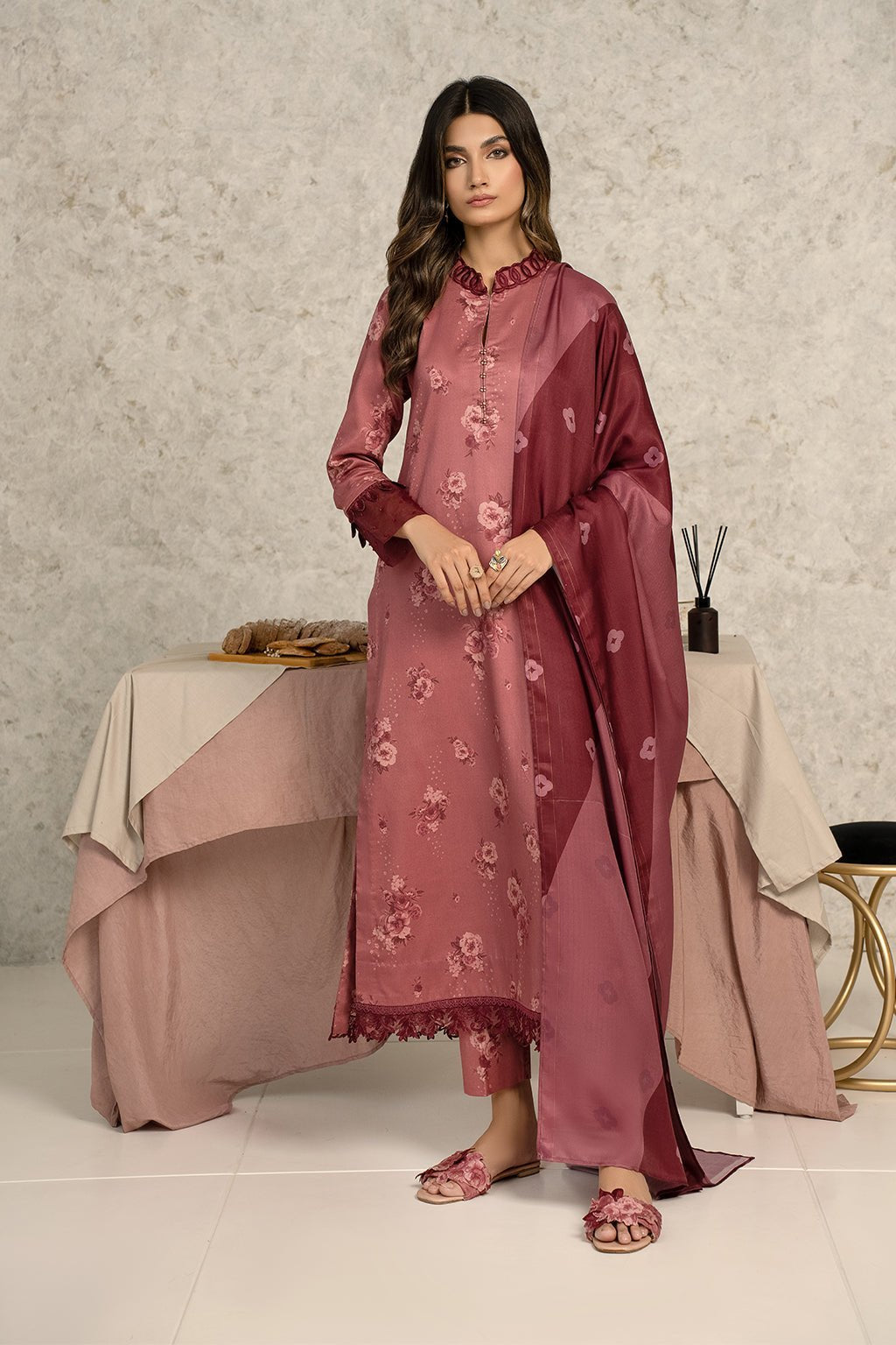 3 PIECE IZNIK EMBROIDERED ORGANZA SUIT (UE-172-CEREBRAL)