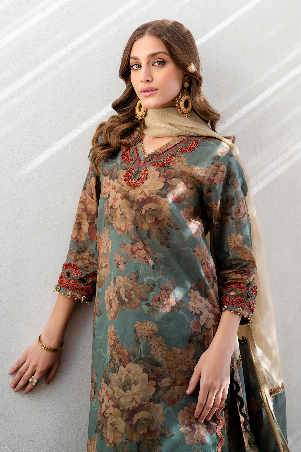 Baroque 3Pc Embroidered Lawn Suit UF-4092 gulbuy.com