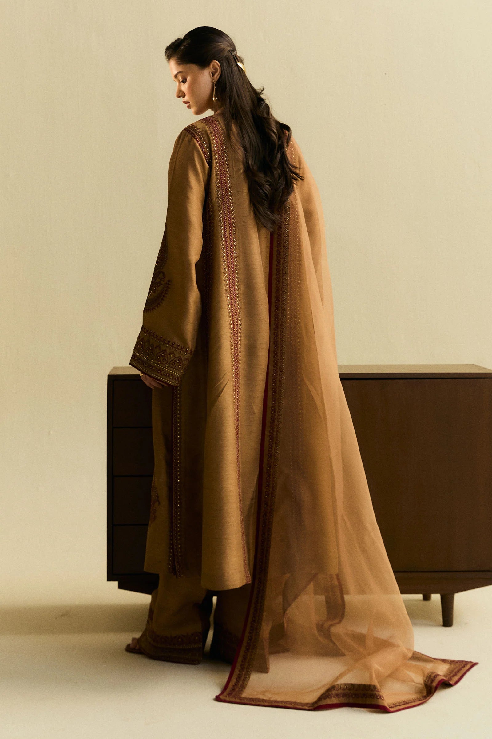 Zara Shahjahan 3Pc Embroidered Raw Silk Suit ZR25F0224 gulbuy.com