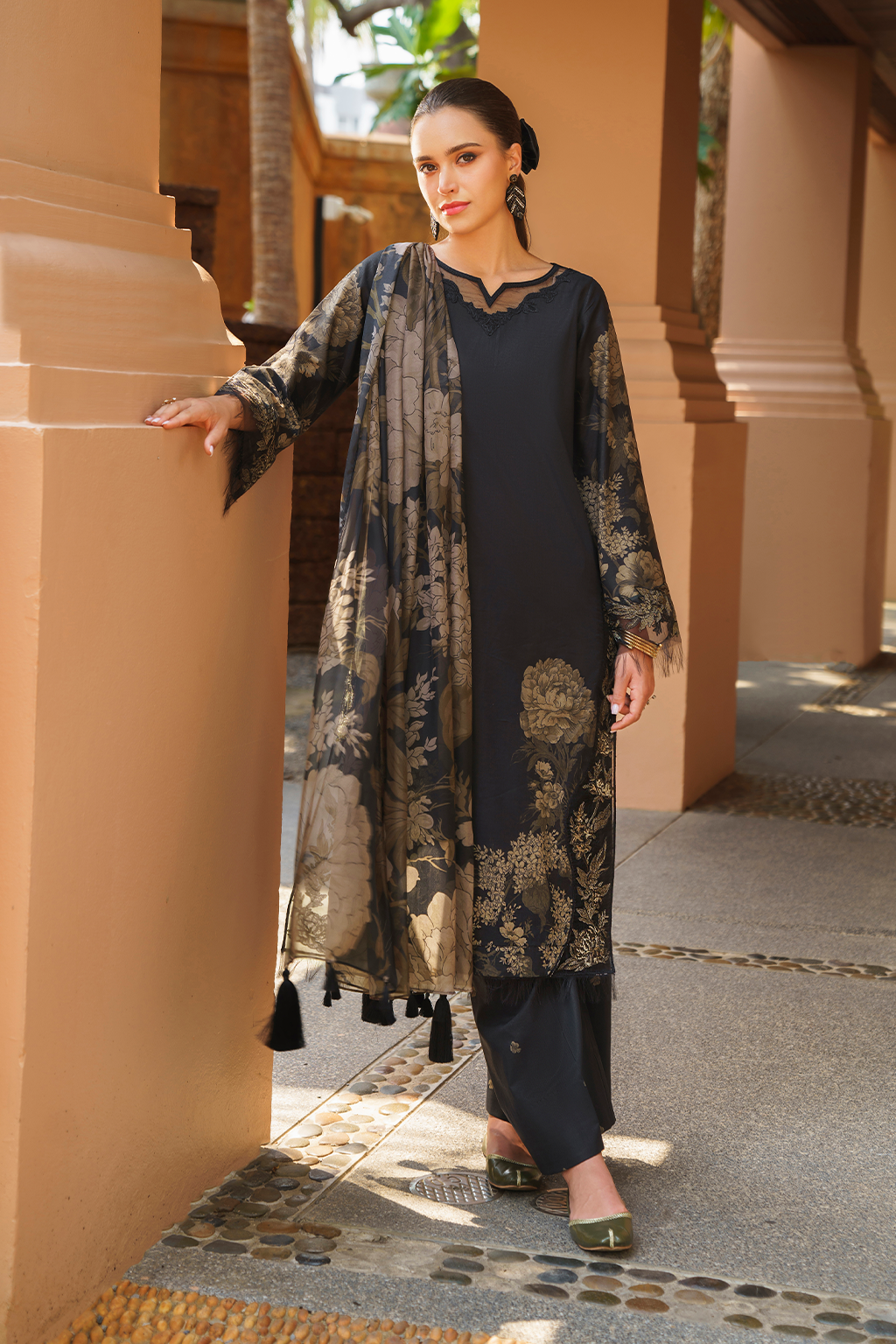 3 PIECE IZNIK PRINTED LAWN SUIT (UE-230)