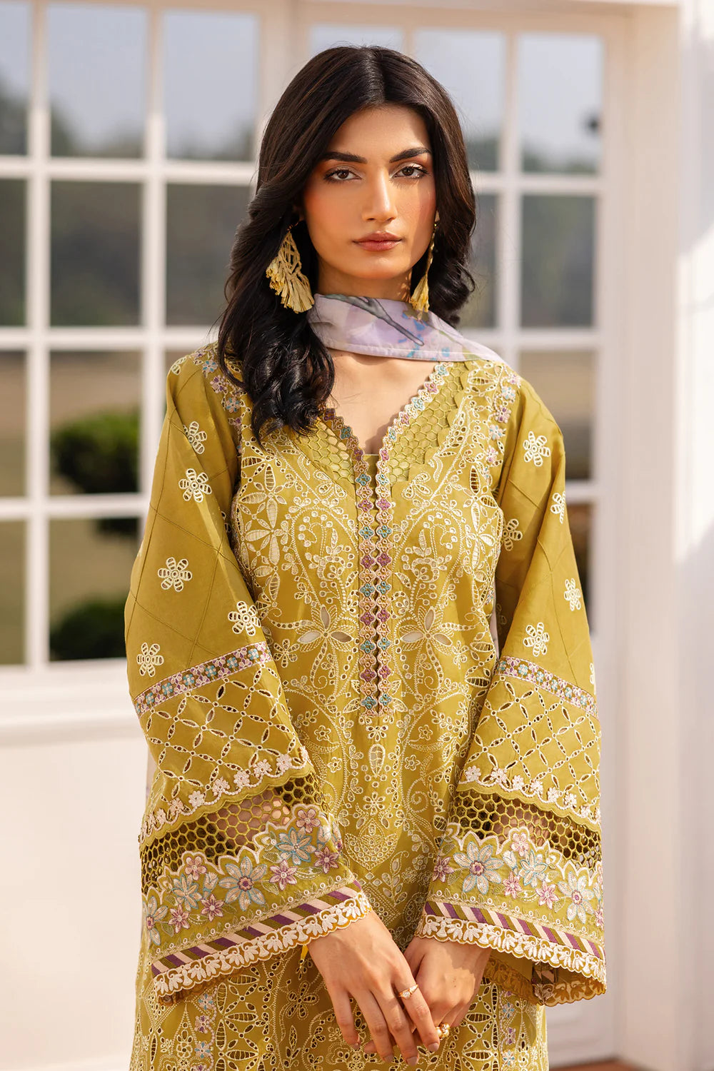 Baroque 3Pc Embroidered Lawn Suit UF-4155 gulbuy.com