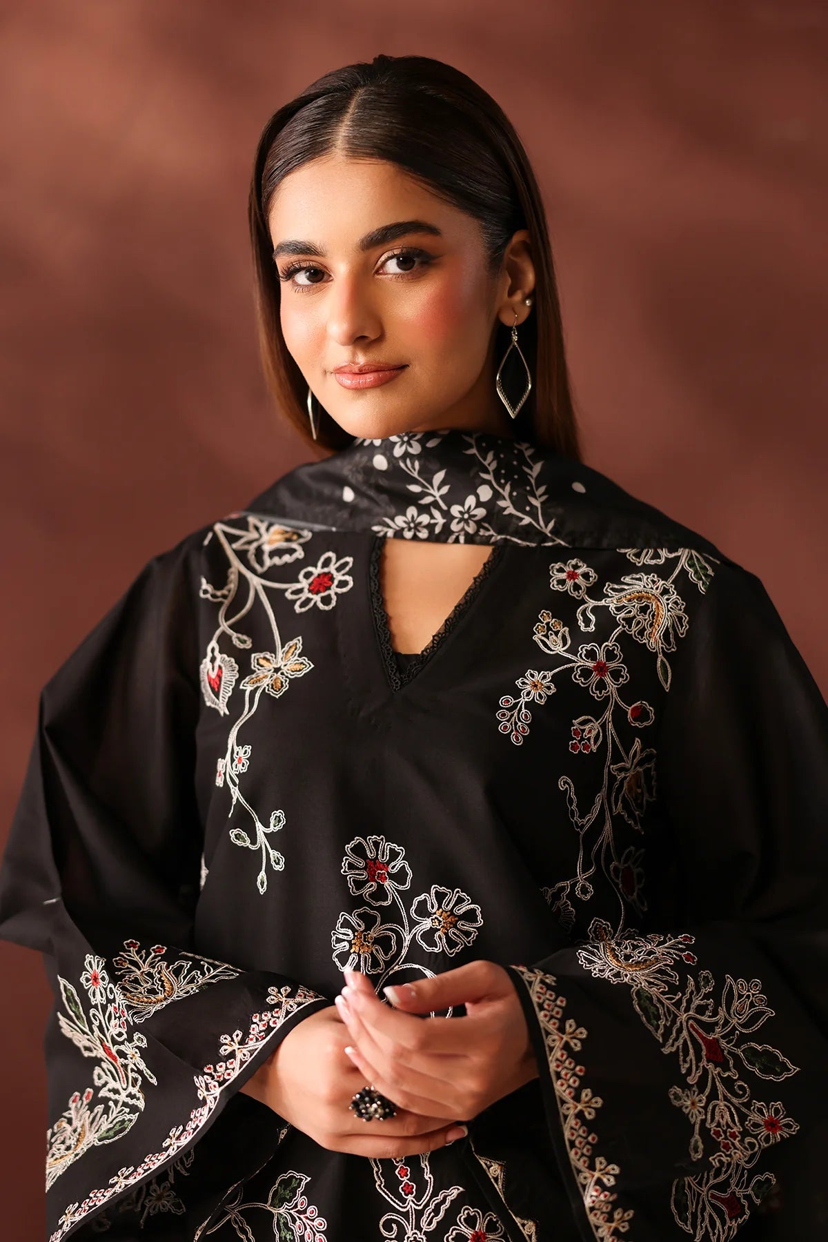 Baroque 3Pc Embroidered Lawn Suit UF-4483