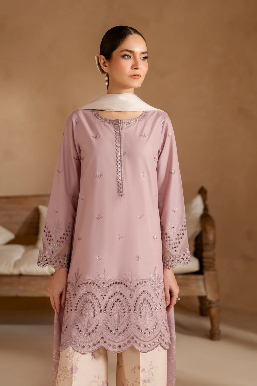Iznik 3Pc Embroidered Lawn Suit UE-470 gulbuy.com