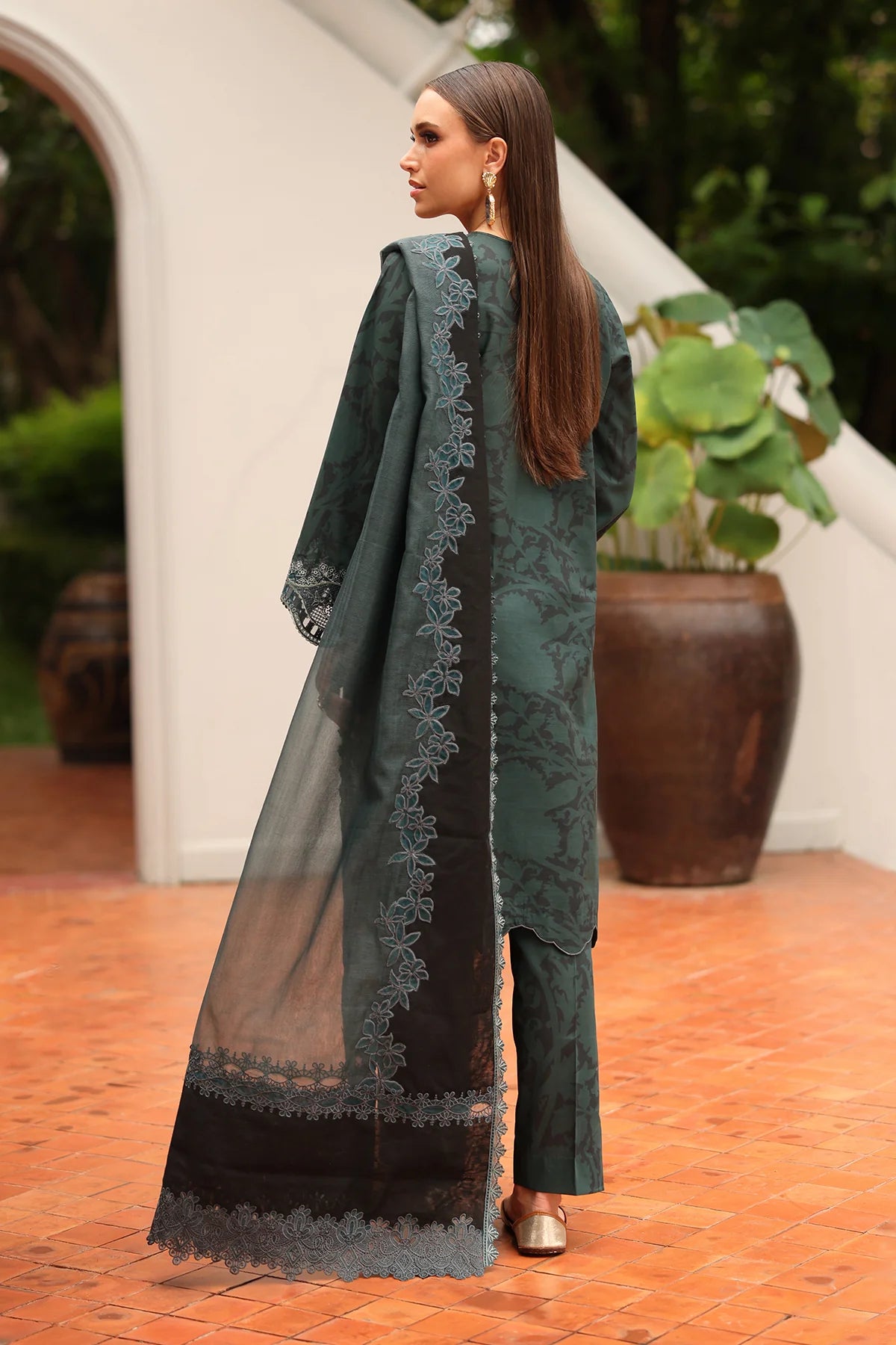 Baroque 3Pc Embroidered Lawn Suit UF-4253