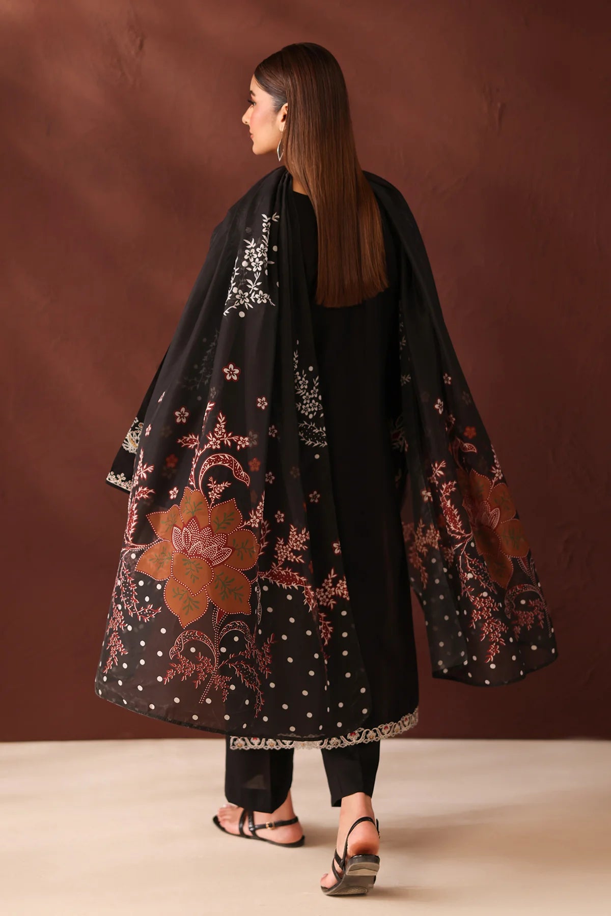 Baroque 3Pc Embroidered Lawn Suit UF-4483
