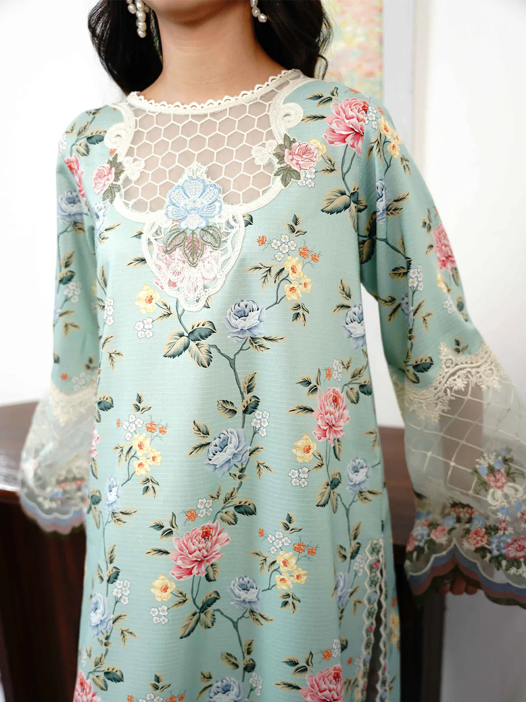 Binilyas 3Pc Embroidered Lawn Suit 71-A gulbuy.com