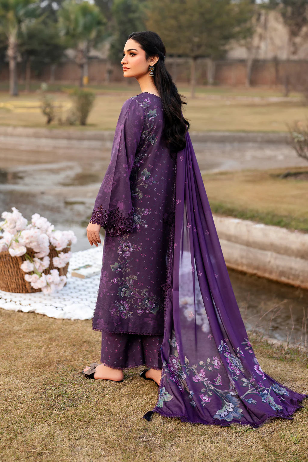 Iznik 3PC Printed Lawn Suit UE-387 gulbuy.com