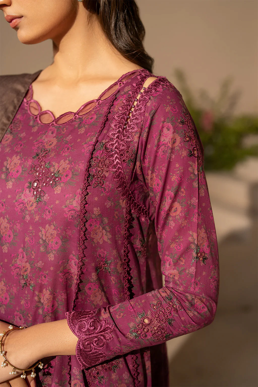 Iznik 3Pc Embroidered Lawn Suit EFL-09 gulbuy.com