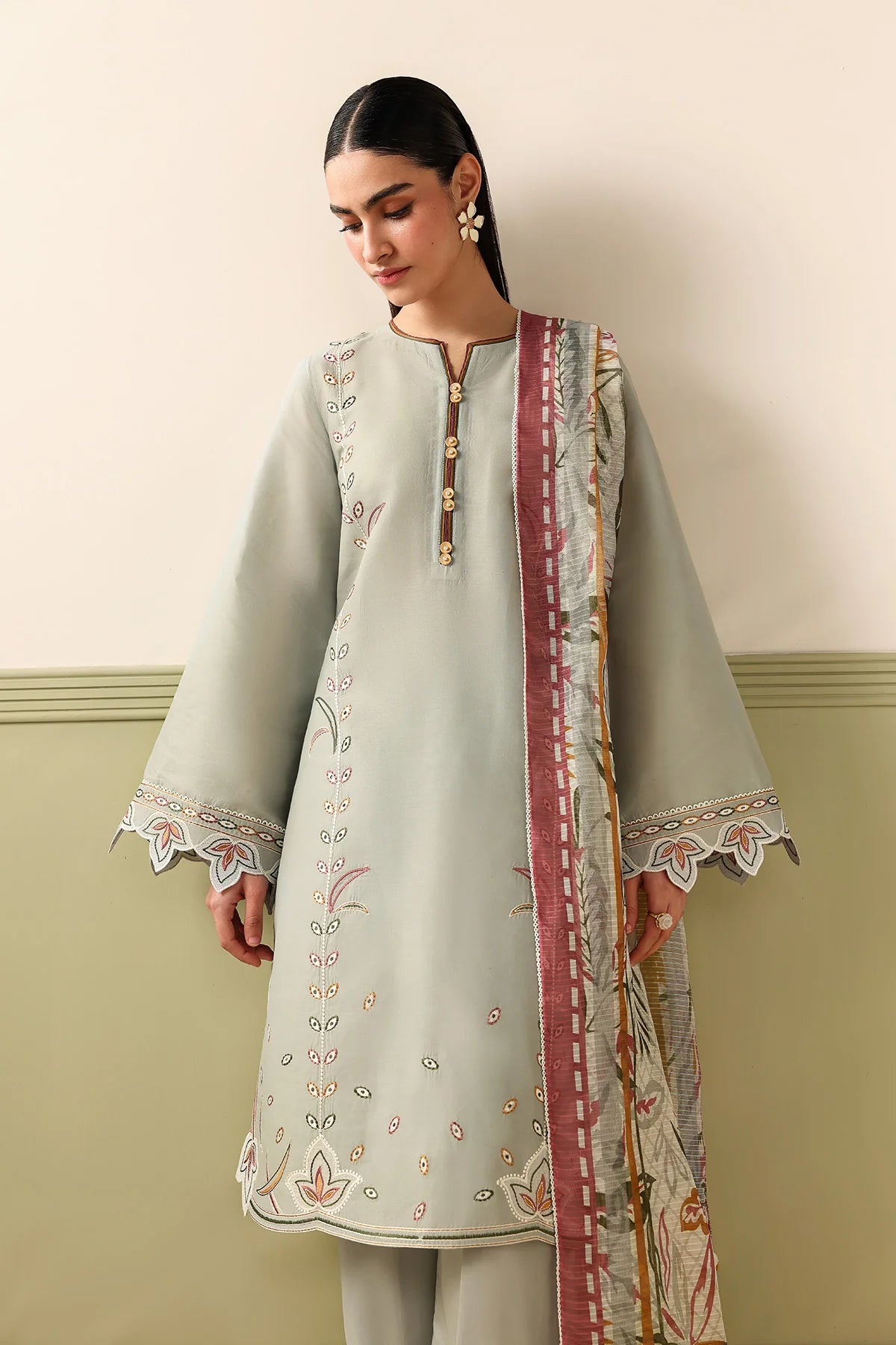 Jazmin 3Pc Embroidered Lawn Suit USE-9355